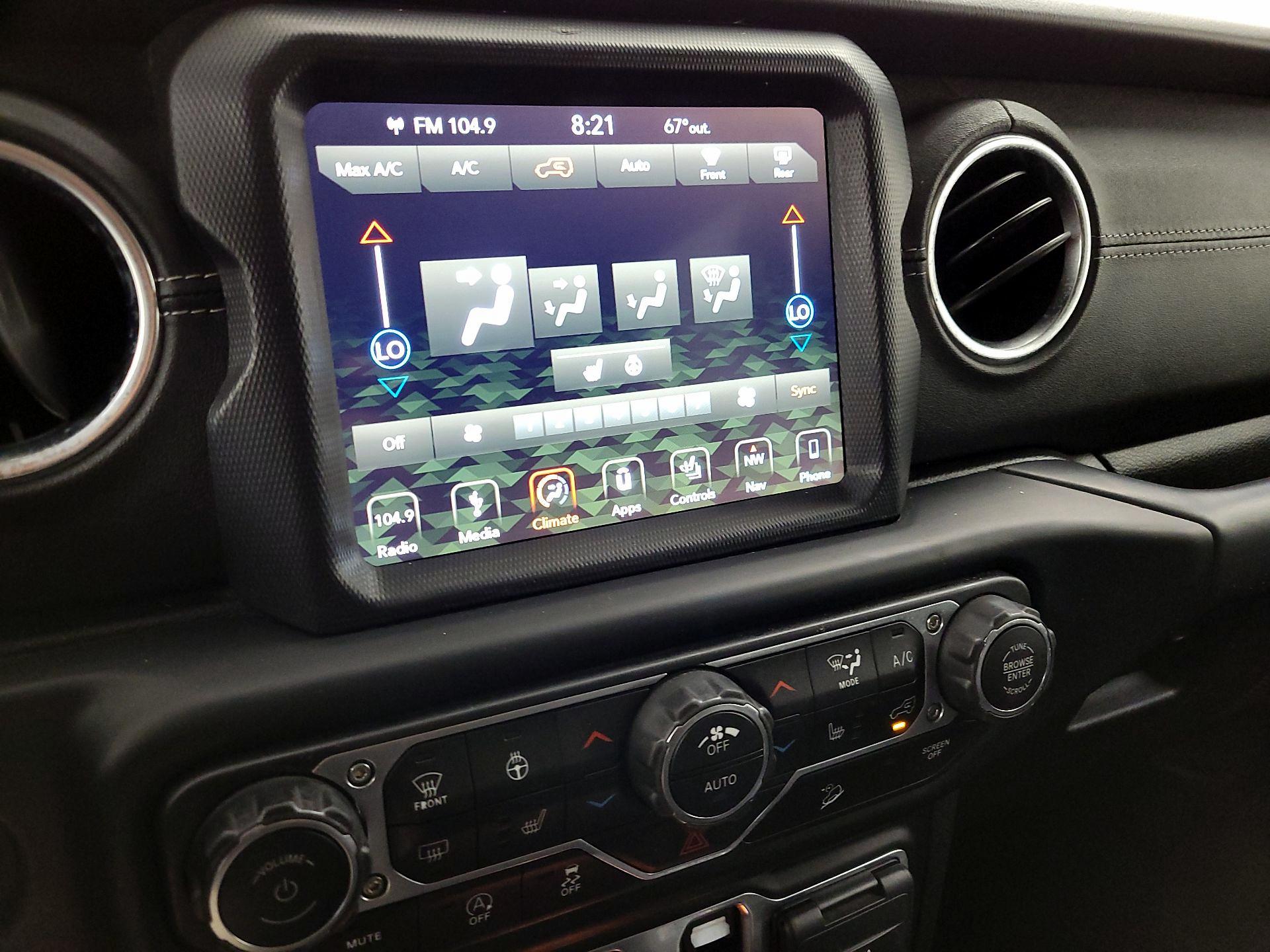 Thumbnail: 2019 Jeep Wrangler - 17
