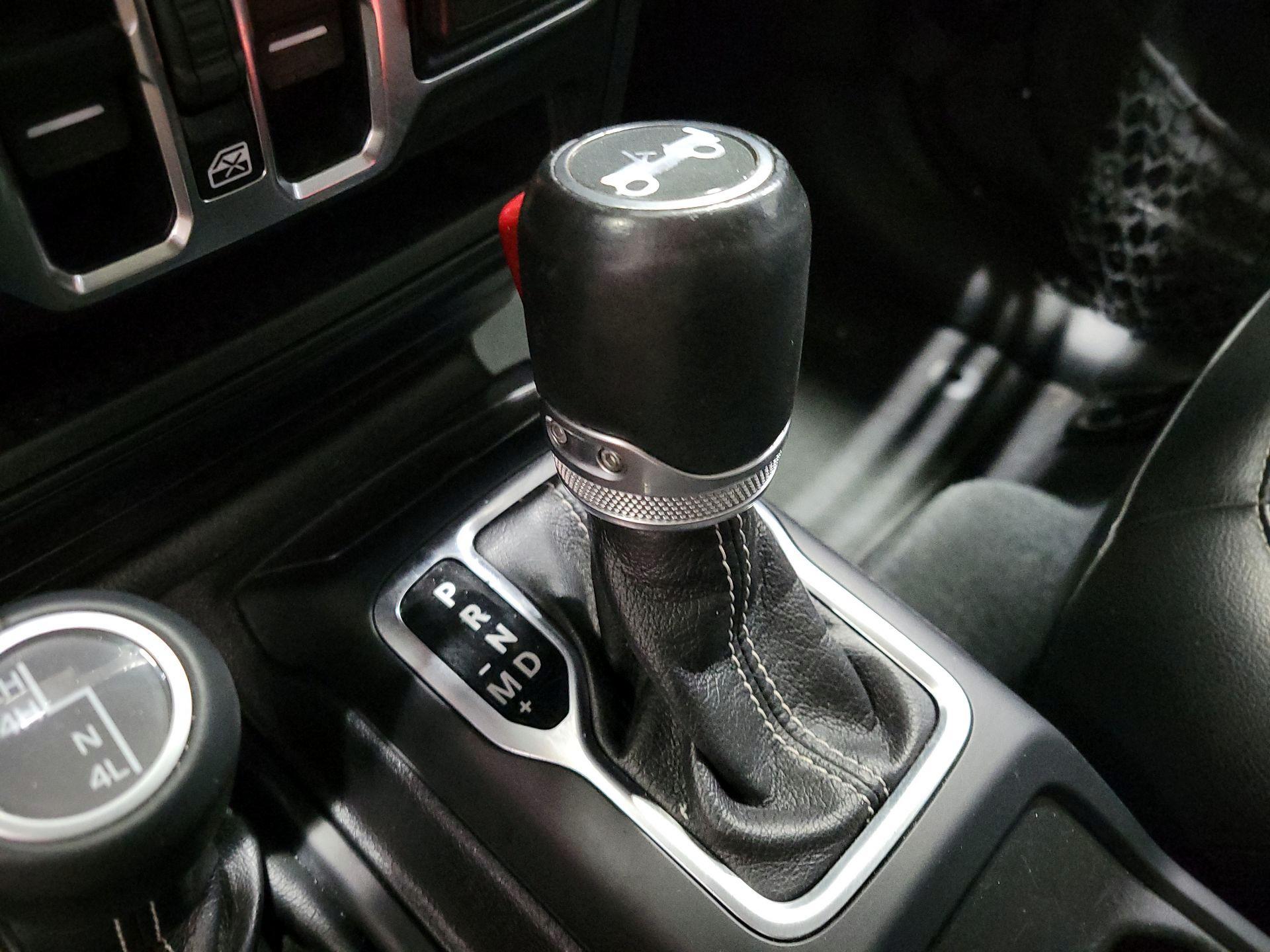 Thumbnail: 2019 Jeep Wrangler - 18