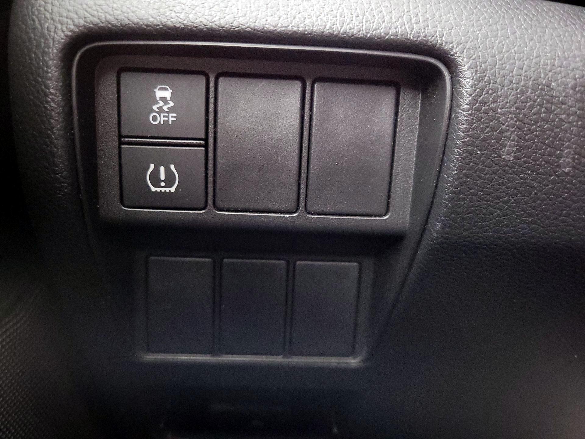 Thumbnail: 2017 Honda CR-V - 13