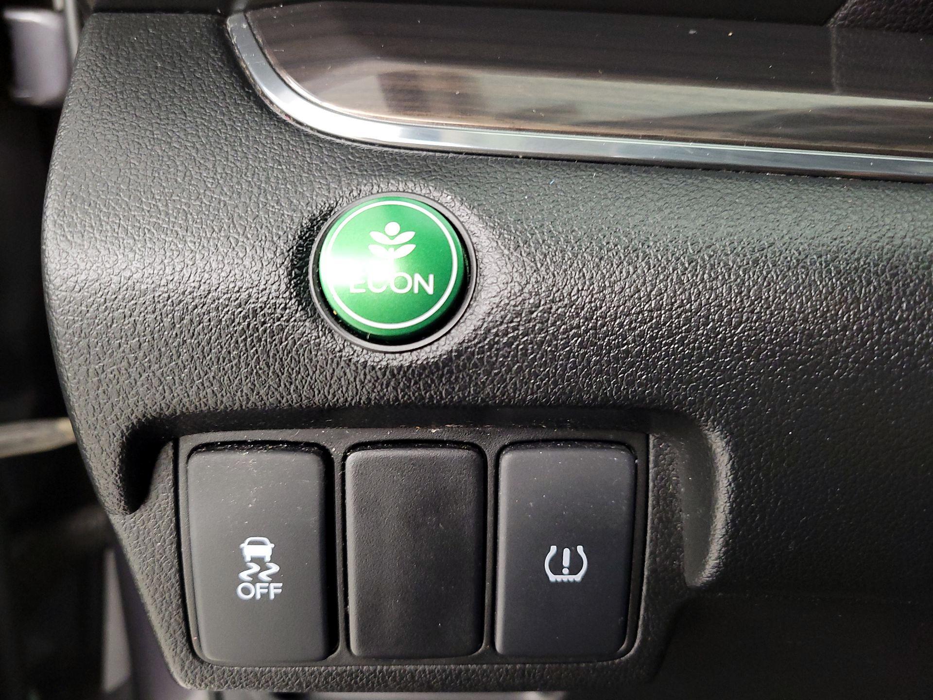 Thumbnail: 2015 Honda CR-V - 13