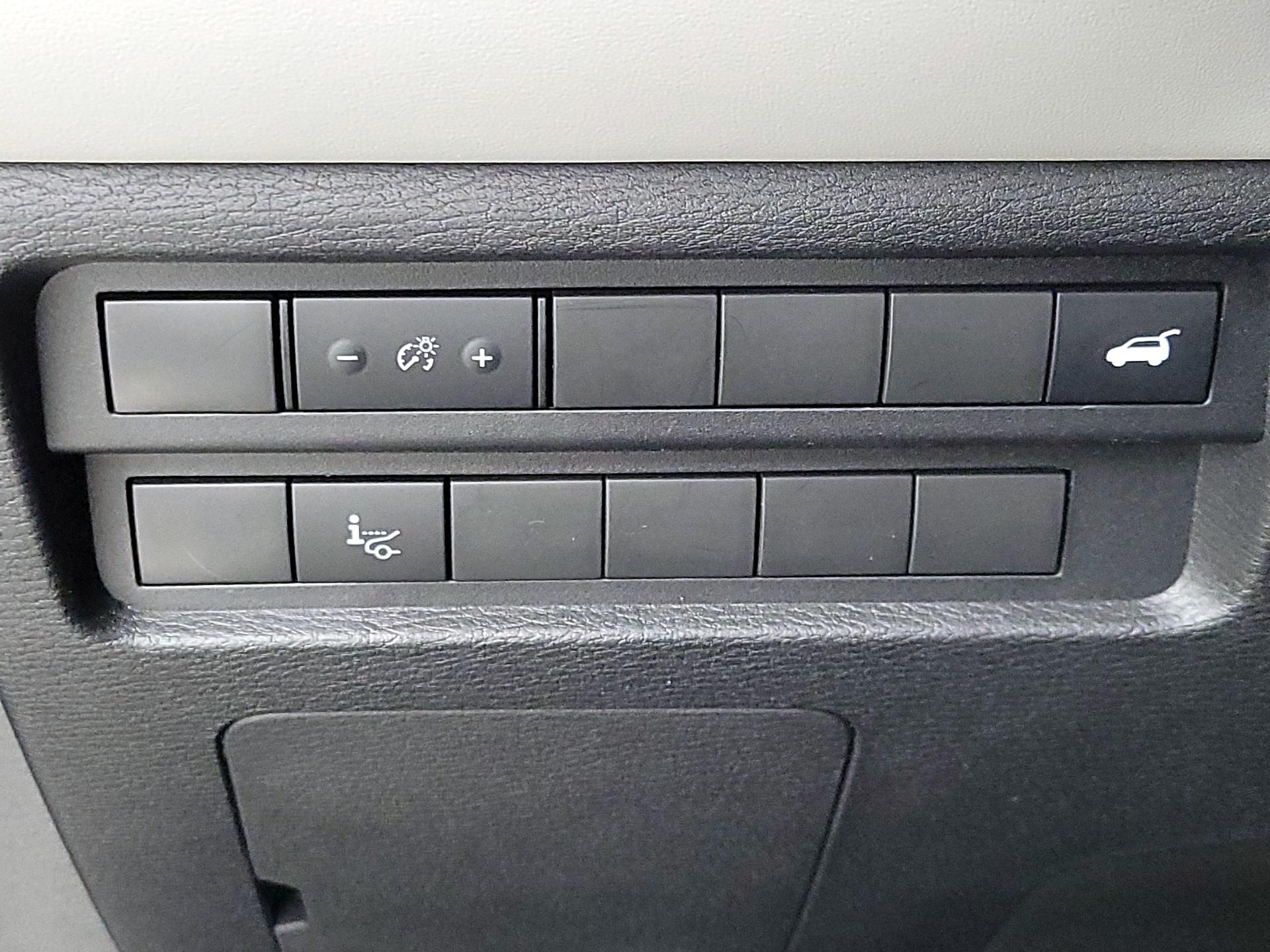 Thumbnail: 2024 Mitsubishi Outlander - 13
