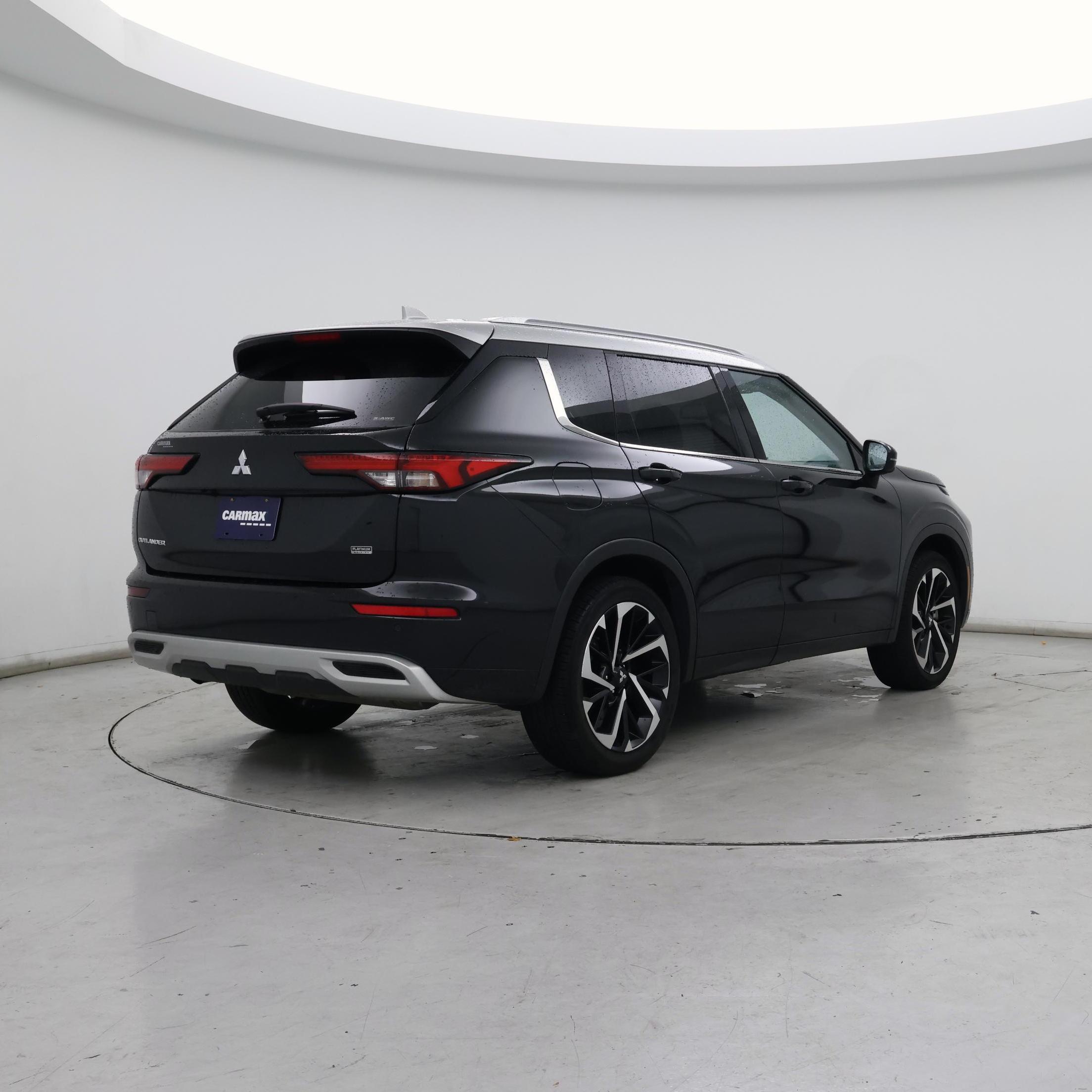 Thumbnail: 2024 Mitsubishi Outlander - 8