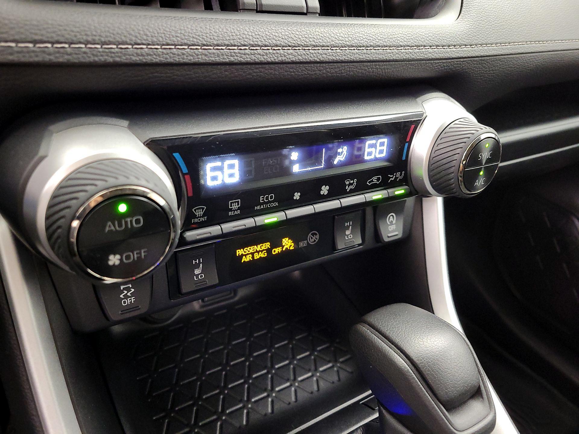 Thumbnail: 2022 Toyota RAV4 - 16