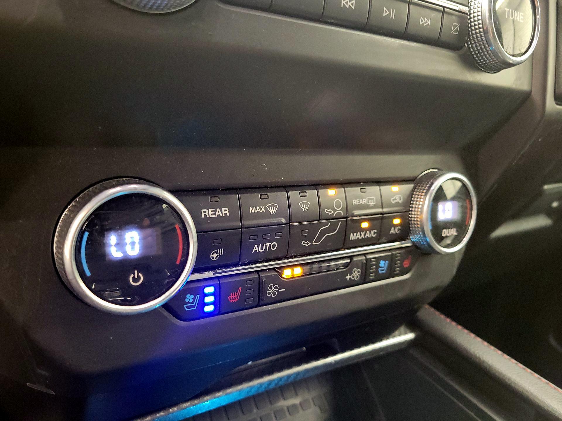 Thumbnail: 2019 Ford Expedition - 17