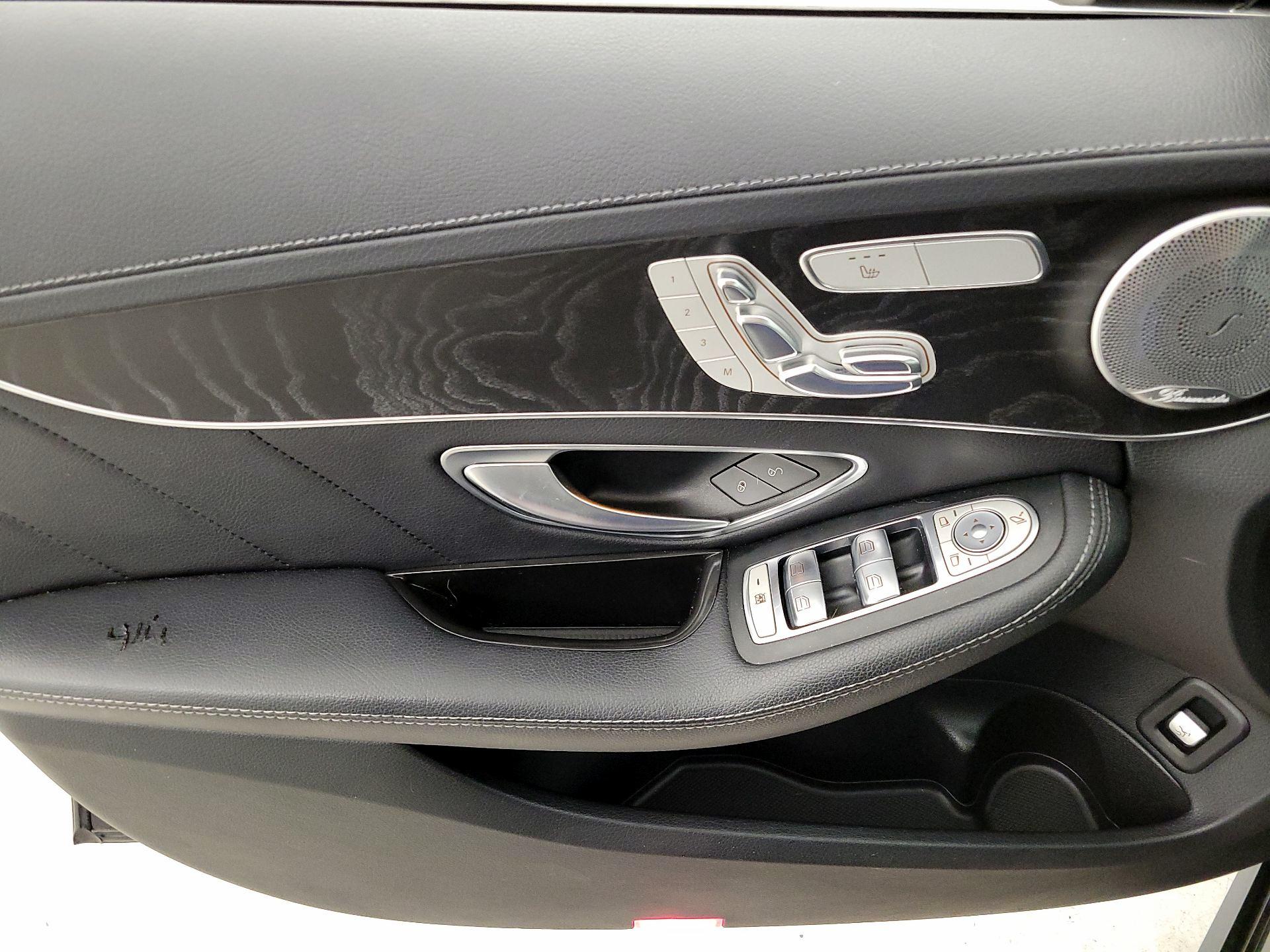 Thumbnail: 2015 Mercedes-Benz C-Class - 12