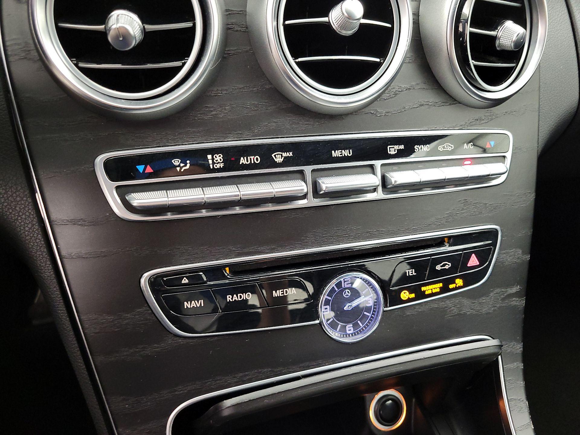 Thumbnail: 2015 Mercedes-Benz C-Class - 16