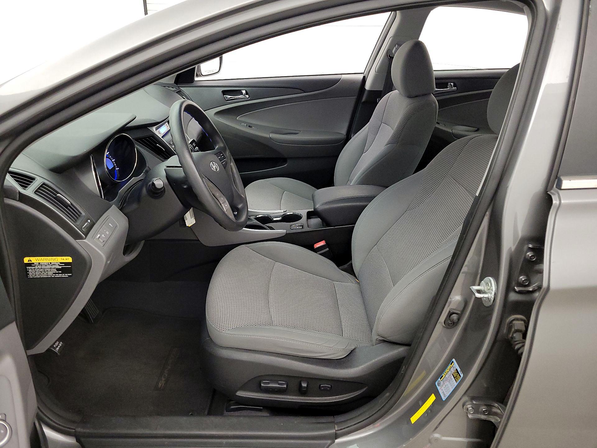Thumbnail: 2013 Hyundai Sonata - 11