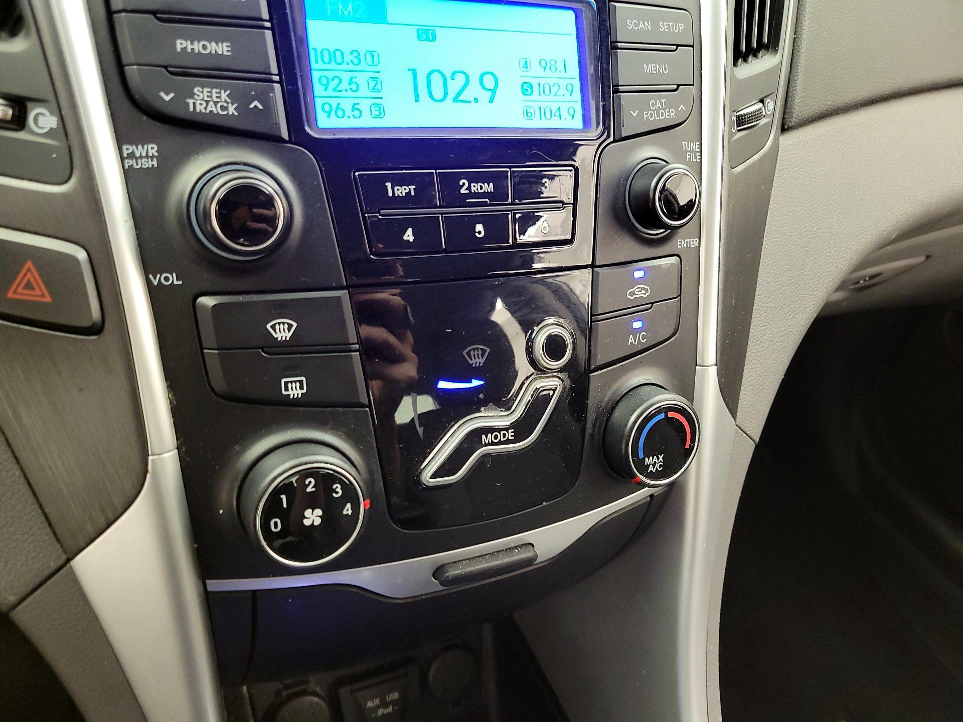 Thumbnail: 2013 Hyundai Sonata - 15