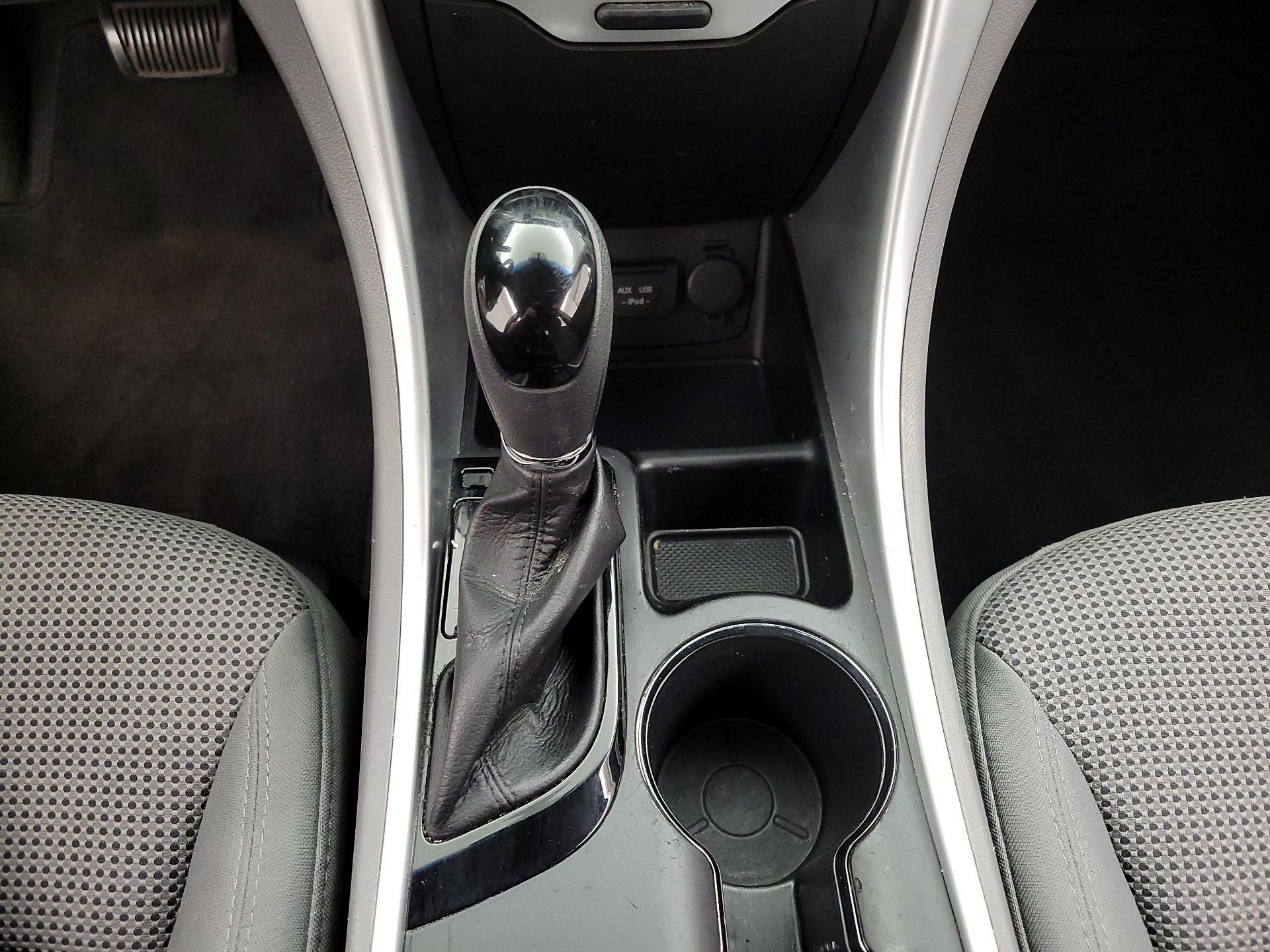 Thumbnail: 2013 Hyundai Sonata - 16