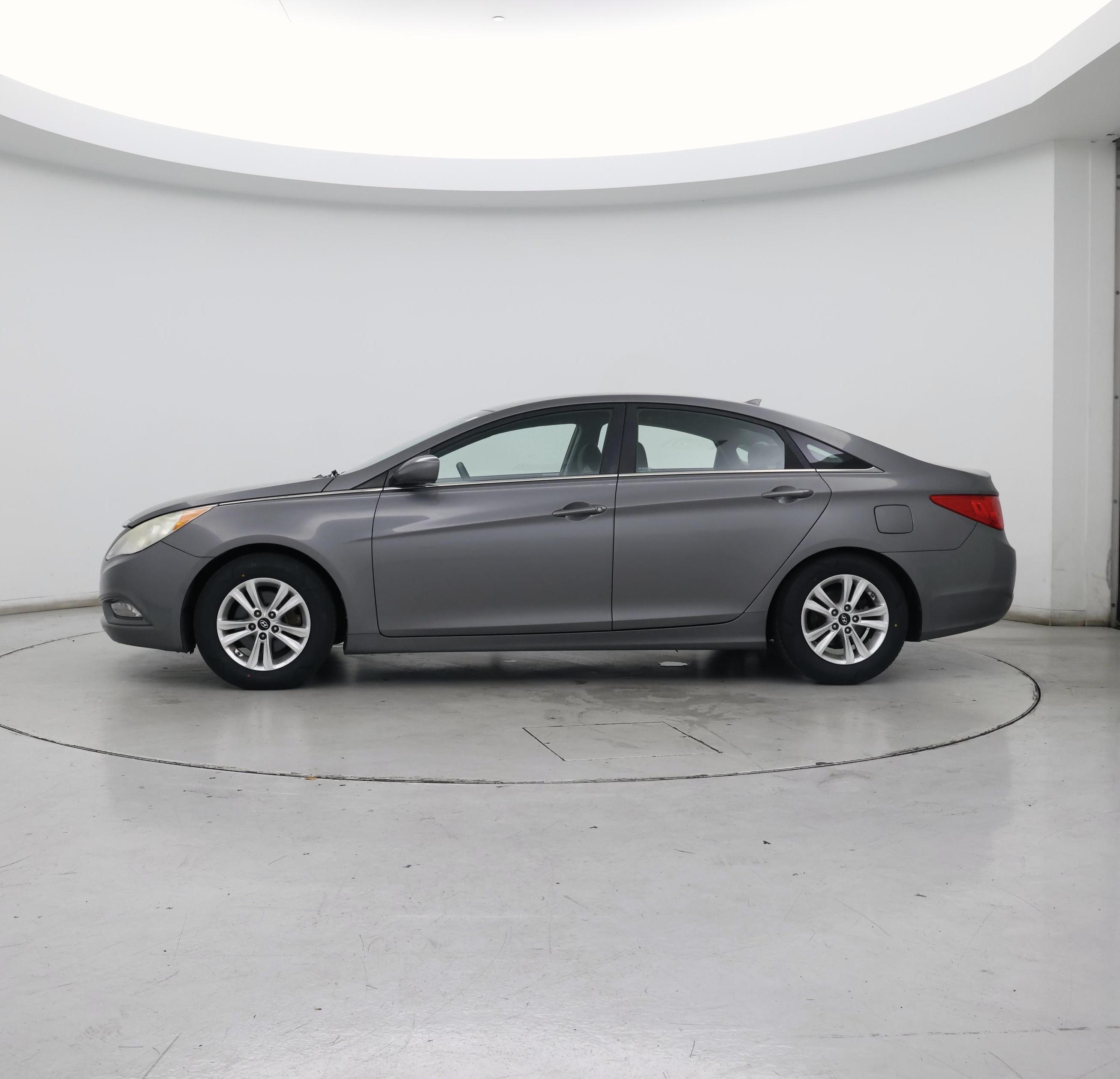 Thumbnail: 2013 Hyundai Sonata - 3