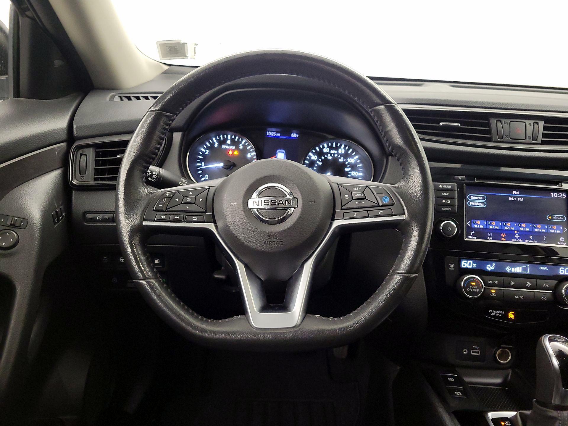 Thumbnail: 2019 Nissan Rogue - 10