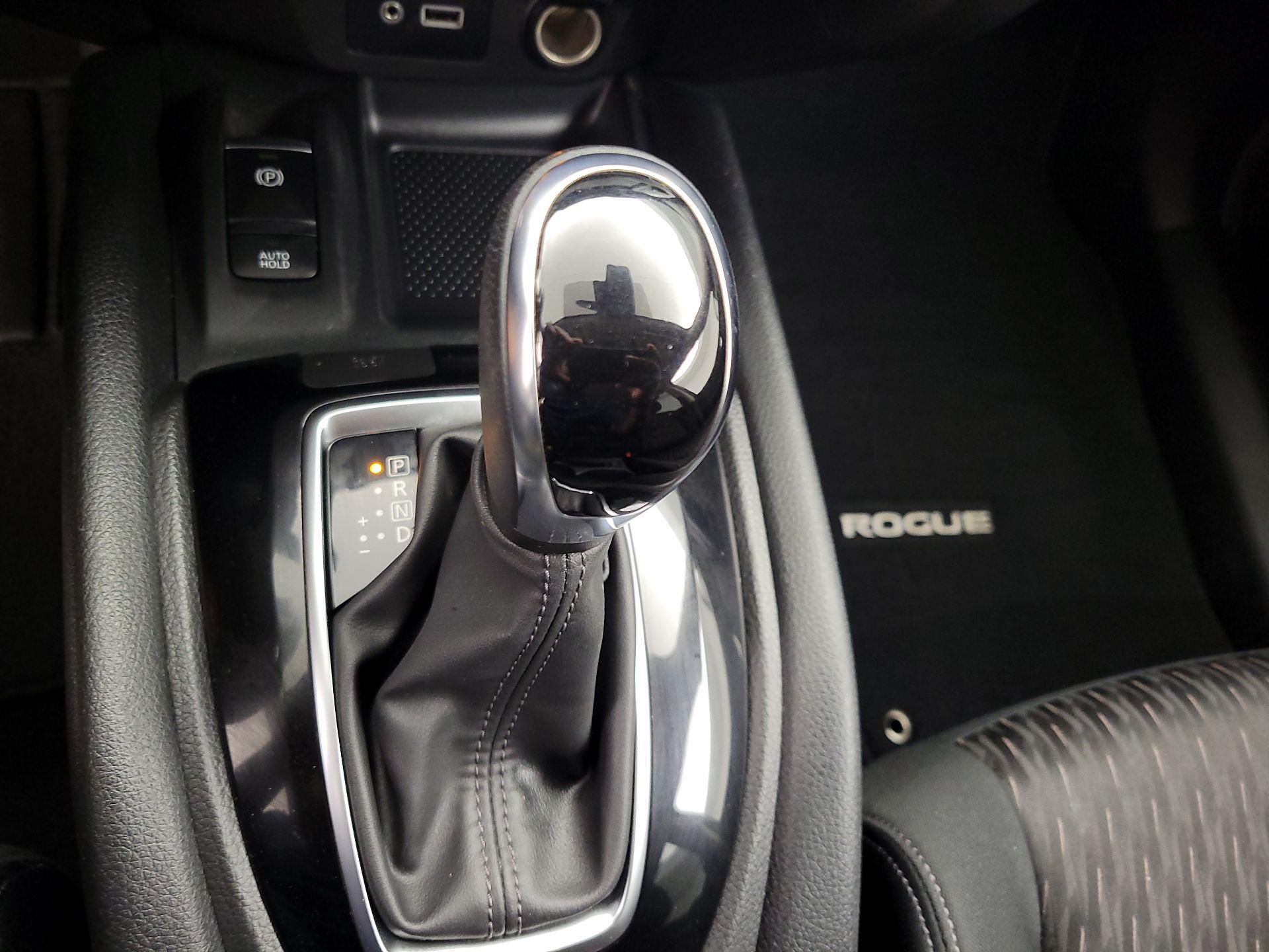Thumbnail: 2019 Nissan Rogue - 17