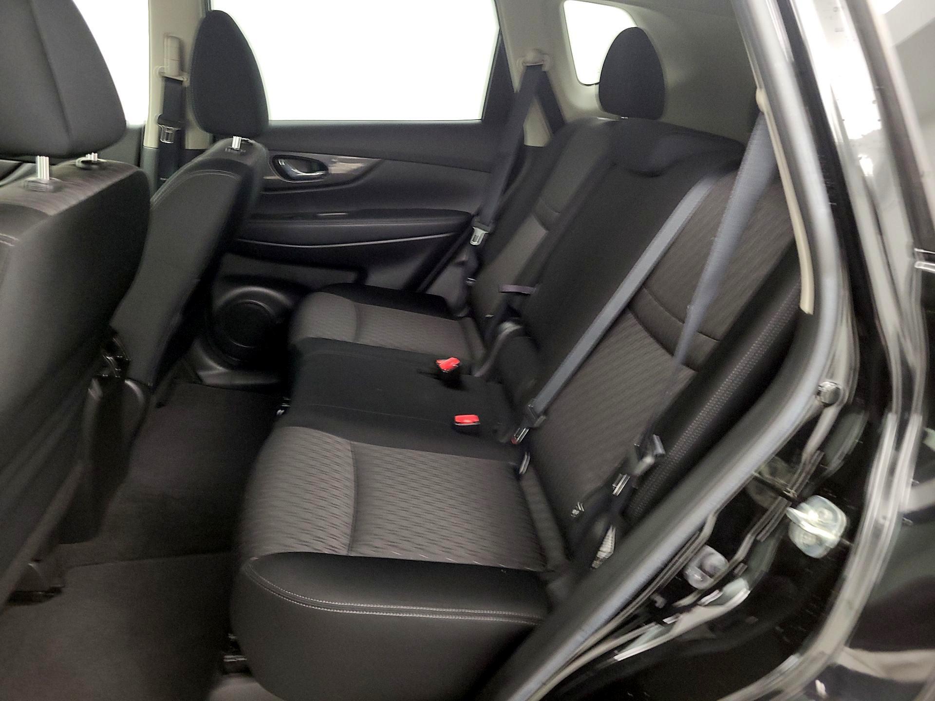 Thumbnail: 2019 Nissan Rogue - 19