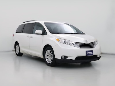 White 2015 Toyota Sienna XLE