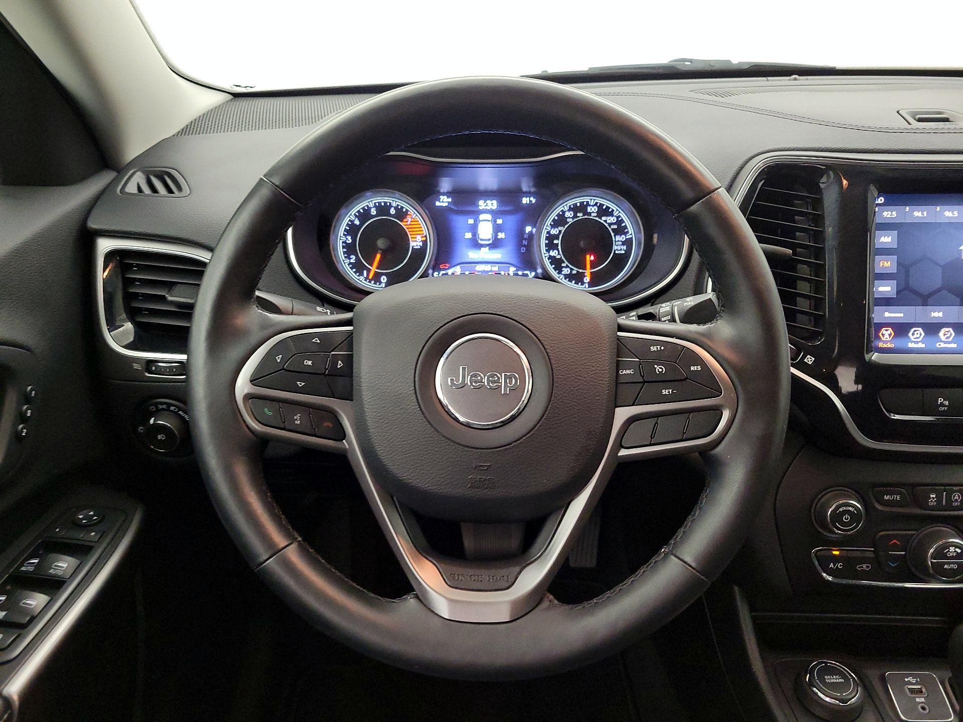 Thumbnail: 2019 Jeep Cherokee - 10