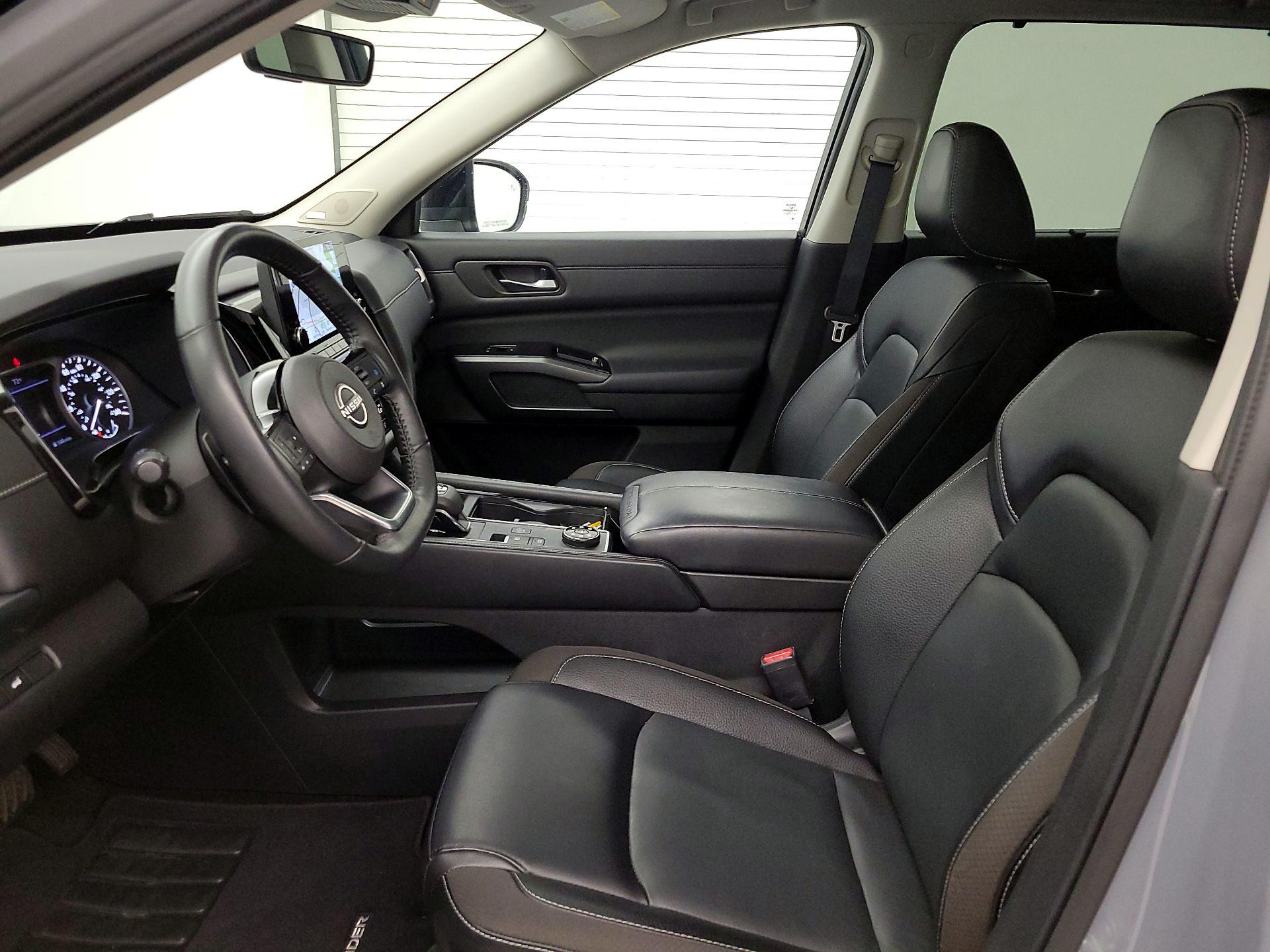 Thumbnail: 2023 Nissan Pathfinder - 11