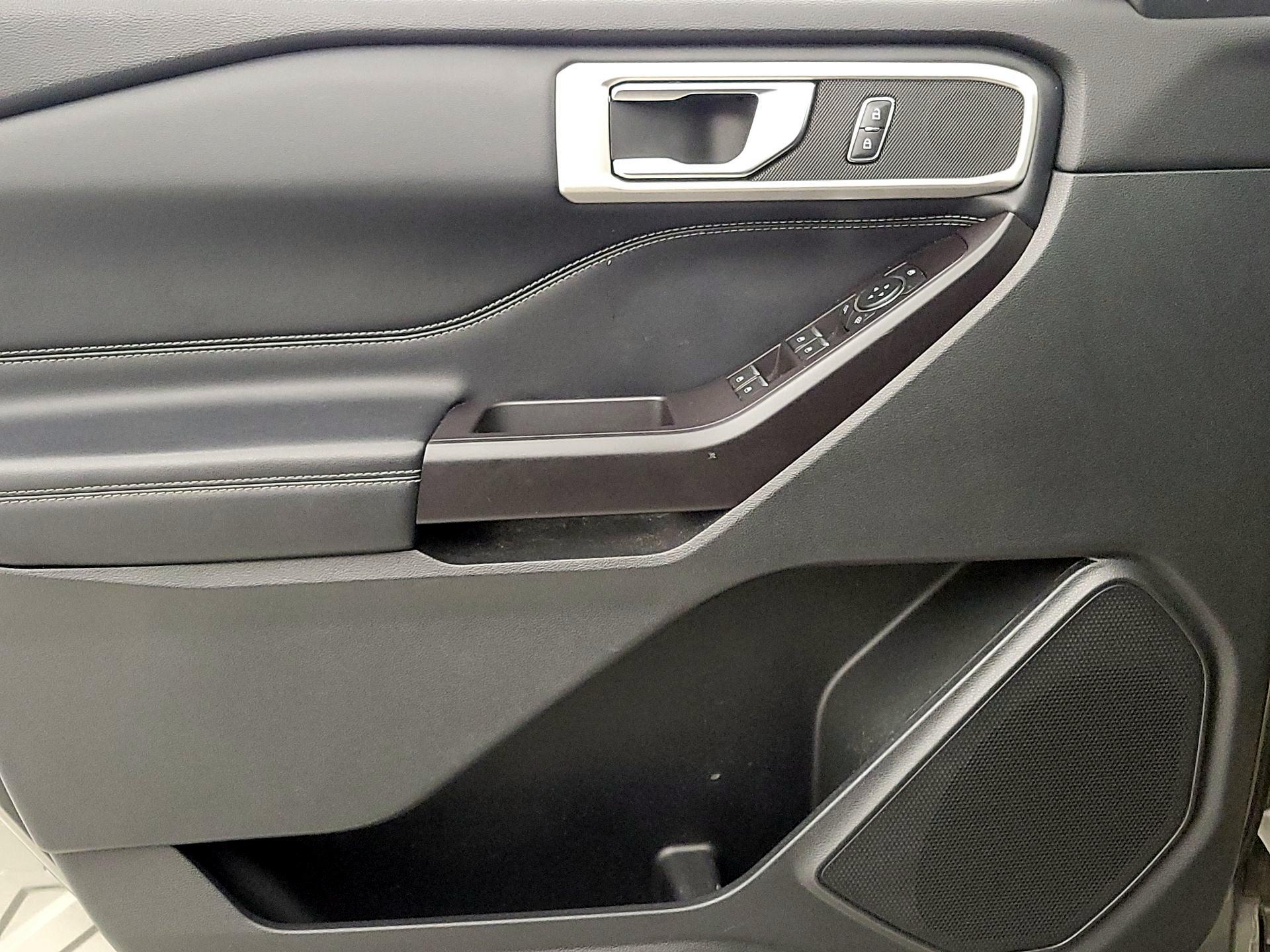 Thumbnail: 2020 Ford Explorer - 12