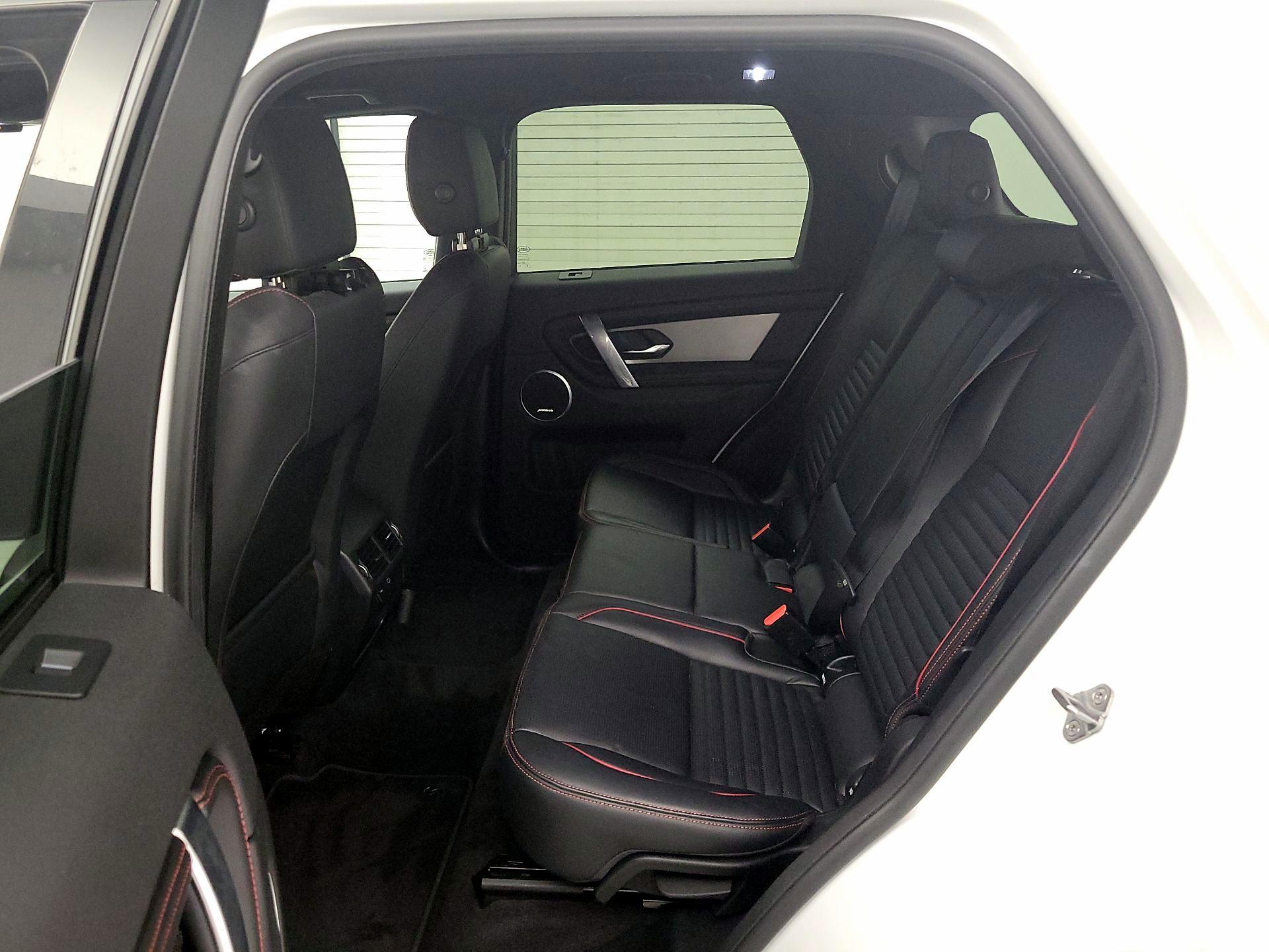 Thumbnail: 2021 Land Rover Discovery Sport - 19
