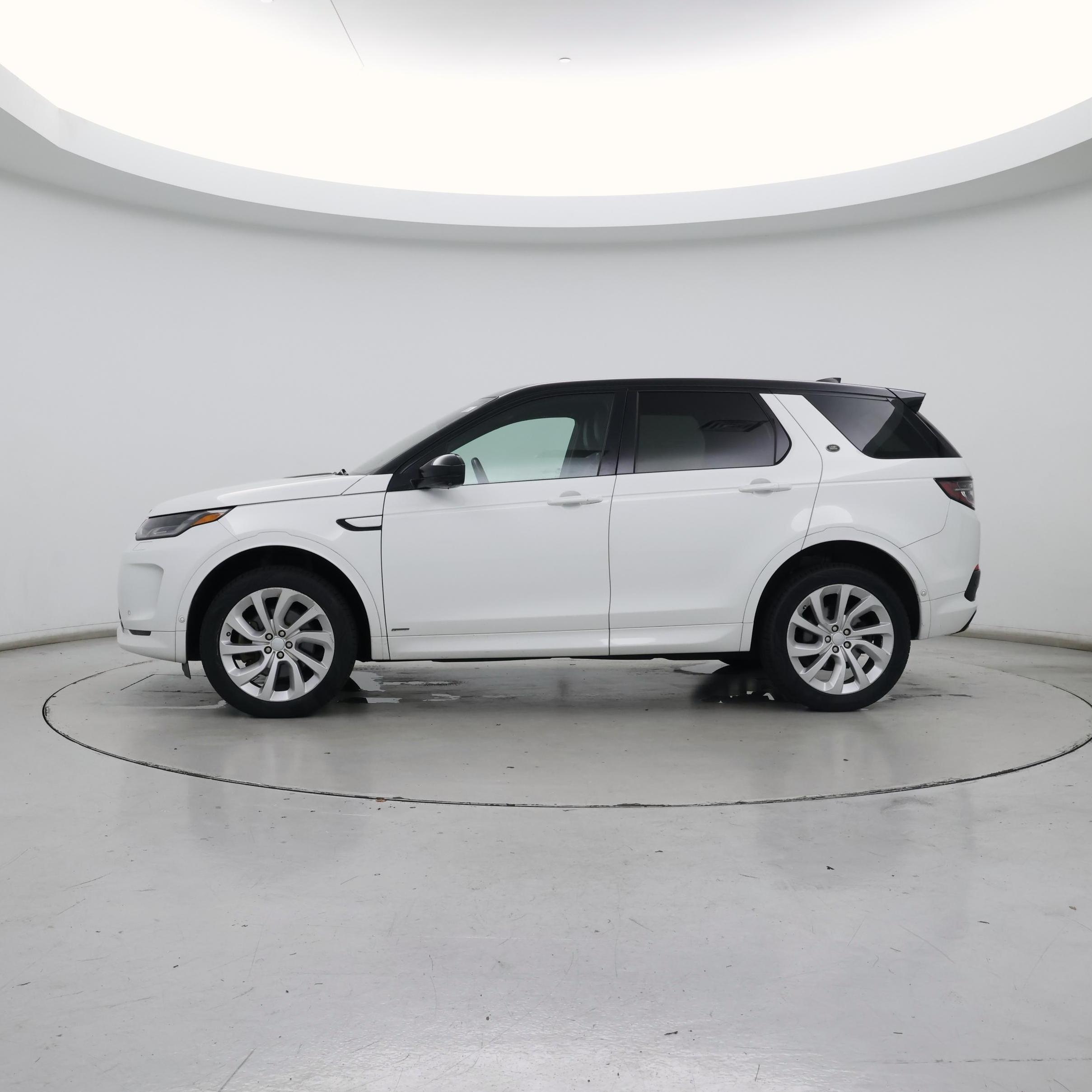 Thumbnail: 2021 Land Rover Discovery Sport - 3