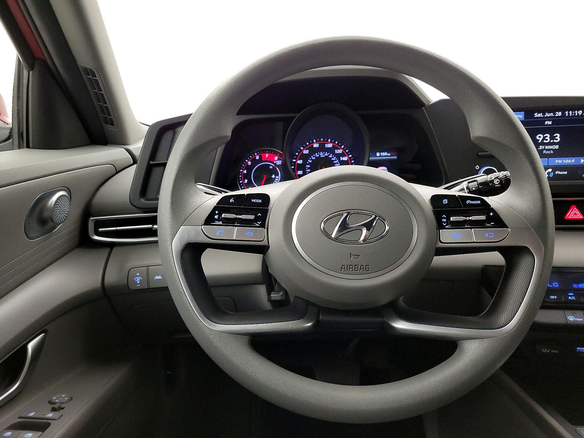 Thumbnail: 2021 Hyundai Elantra - 10