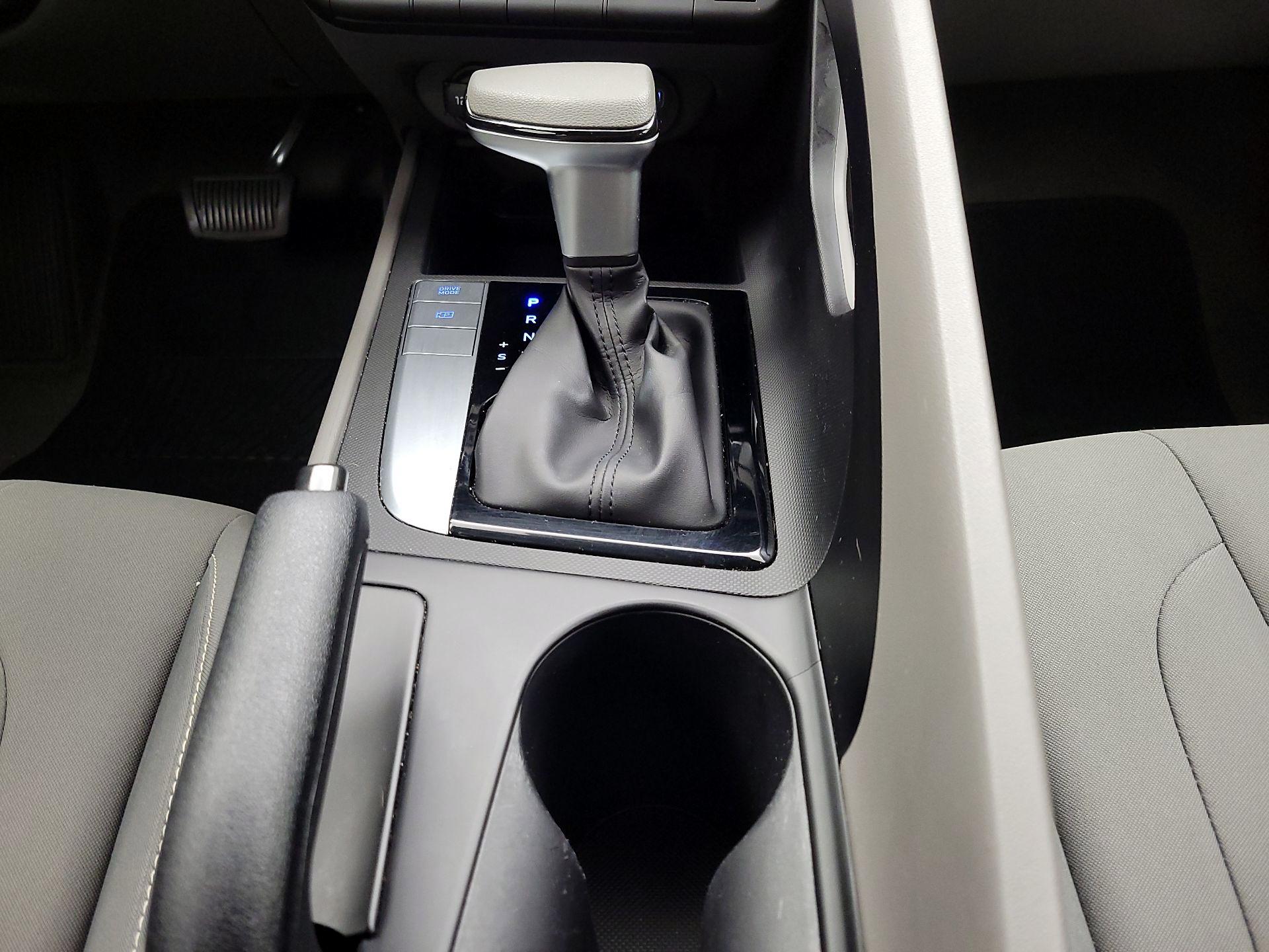 Thumbnail: 2021 Hyundai Elantra - 17