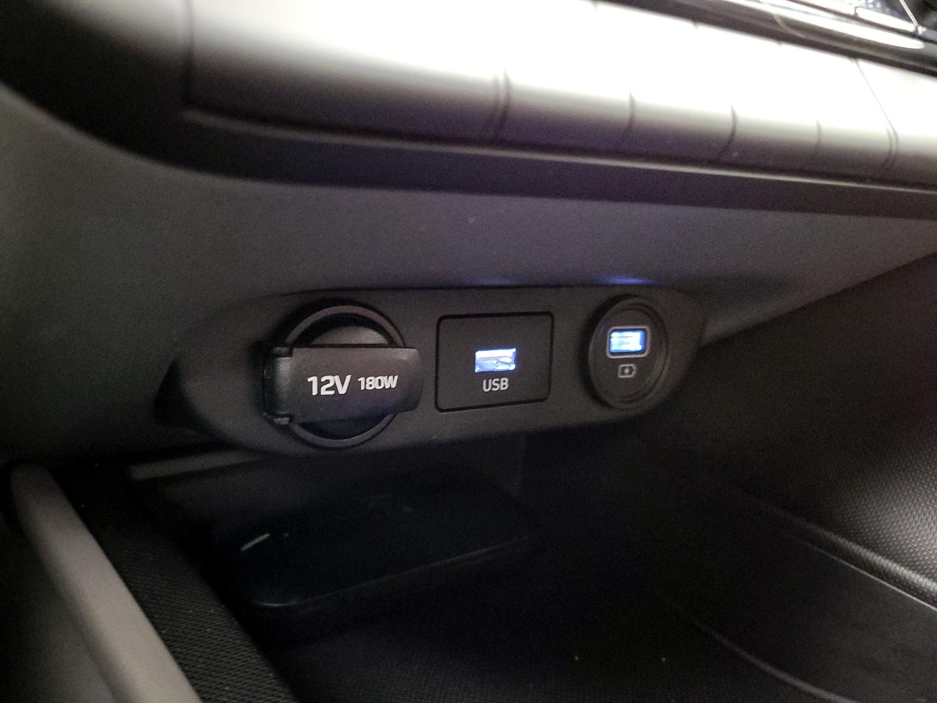 Thumbnail: 2021 Hyundai Elantra - 18