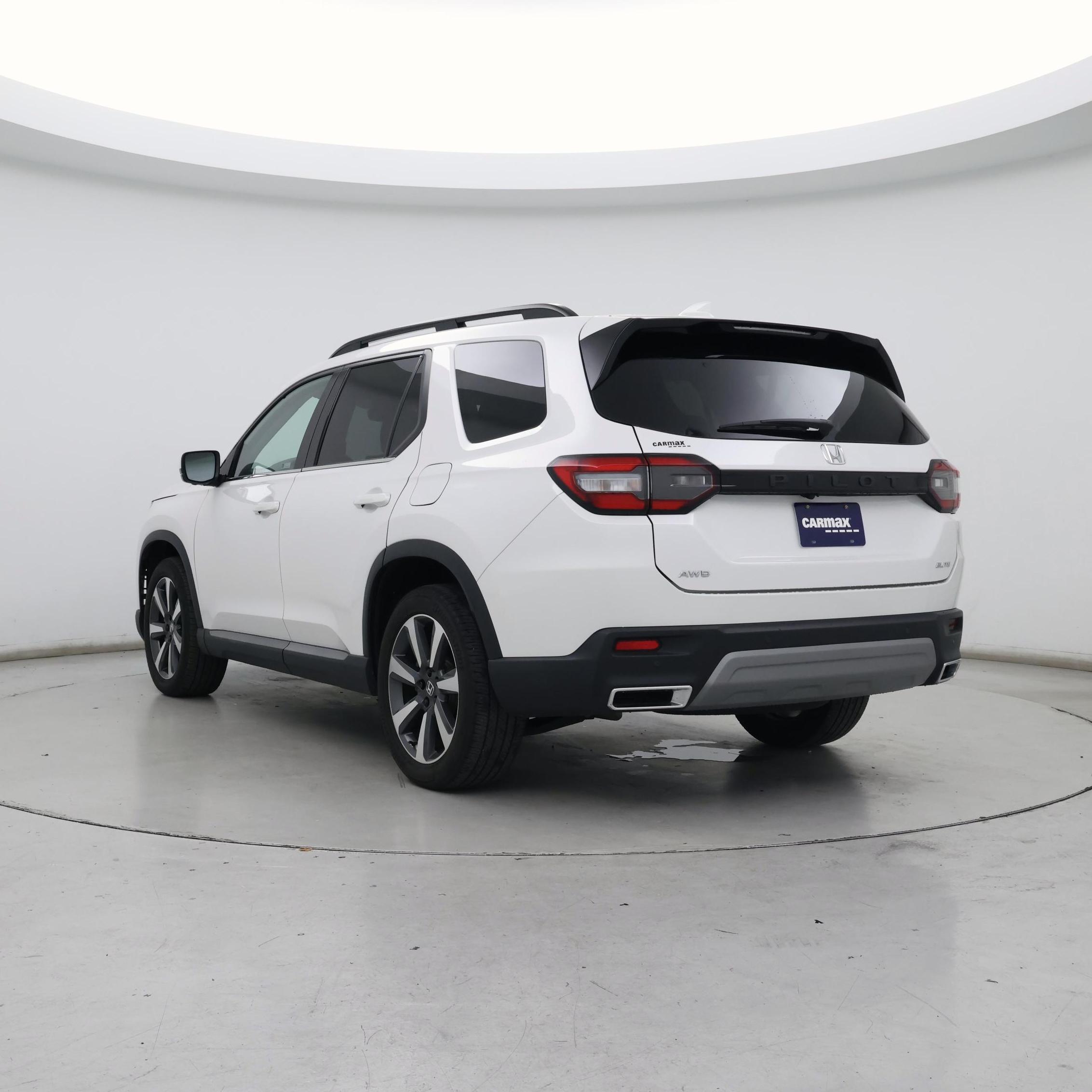 Thumbnail: 2023 Honda Pilot - 2