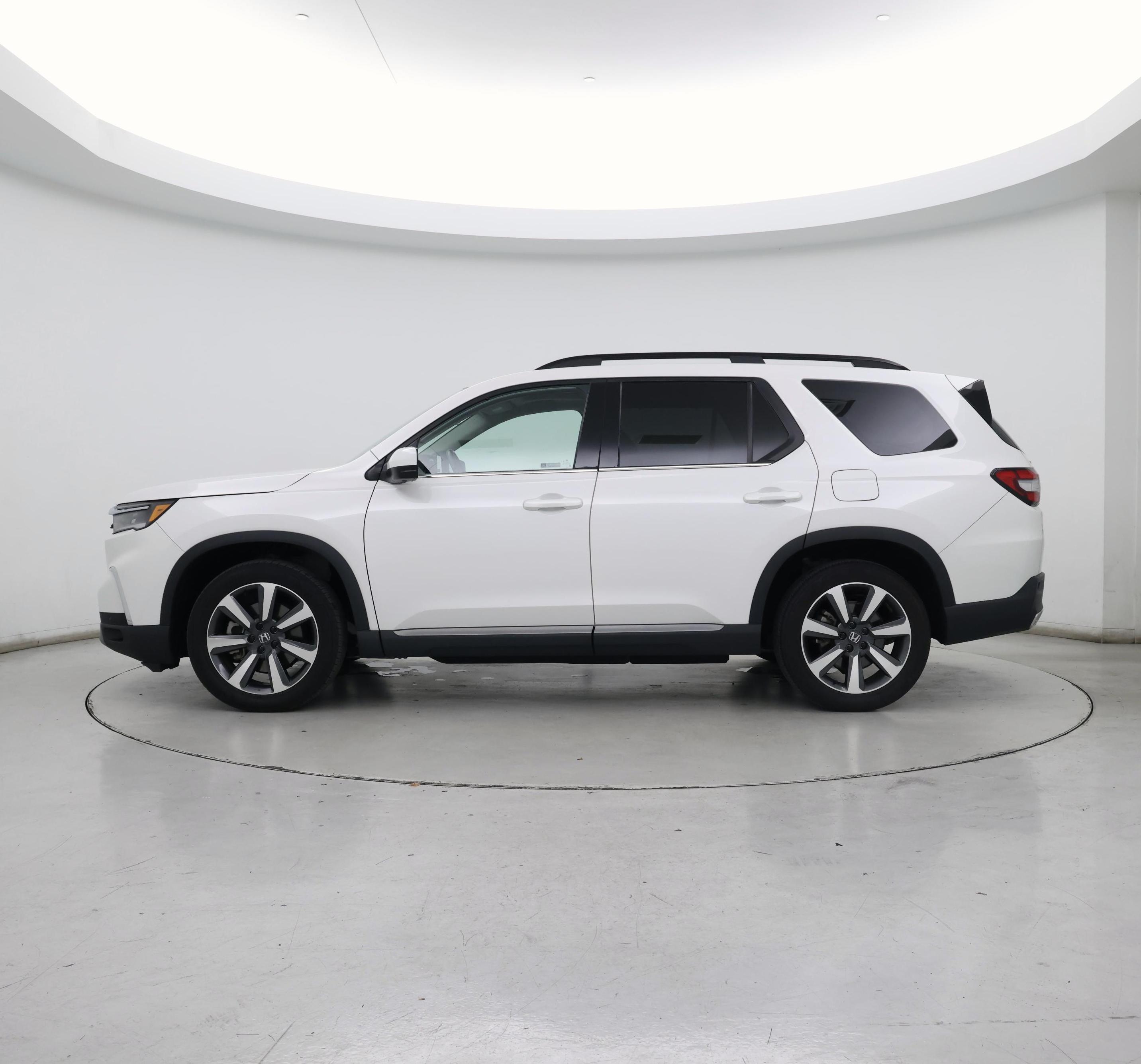 Thumbnail: 2023 Honda Pilot - 3