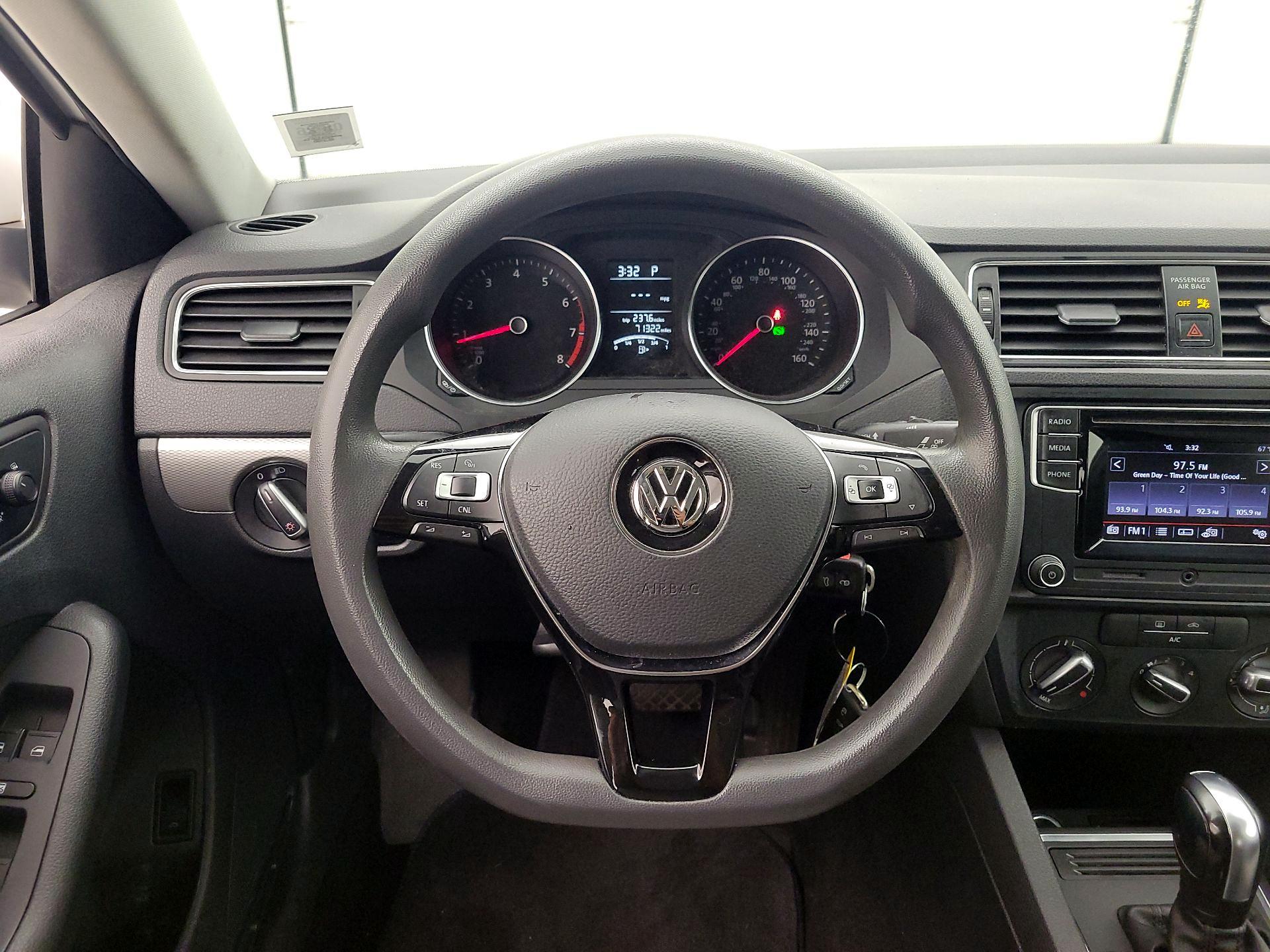 Thumbnail: 2018 Volkswagen Jetta - 10