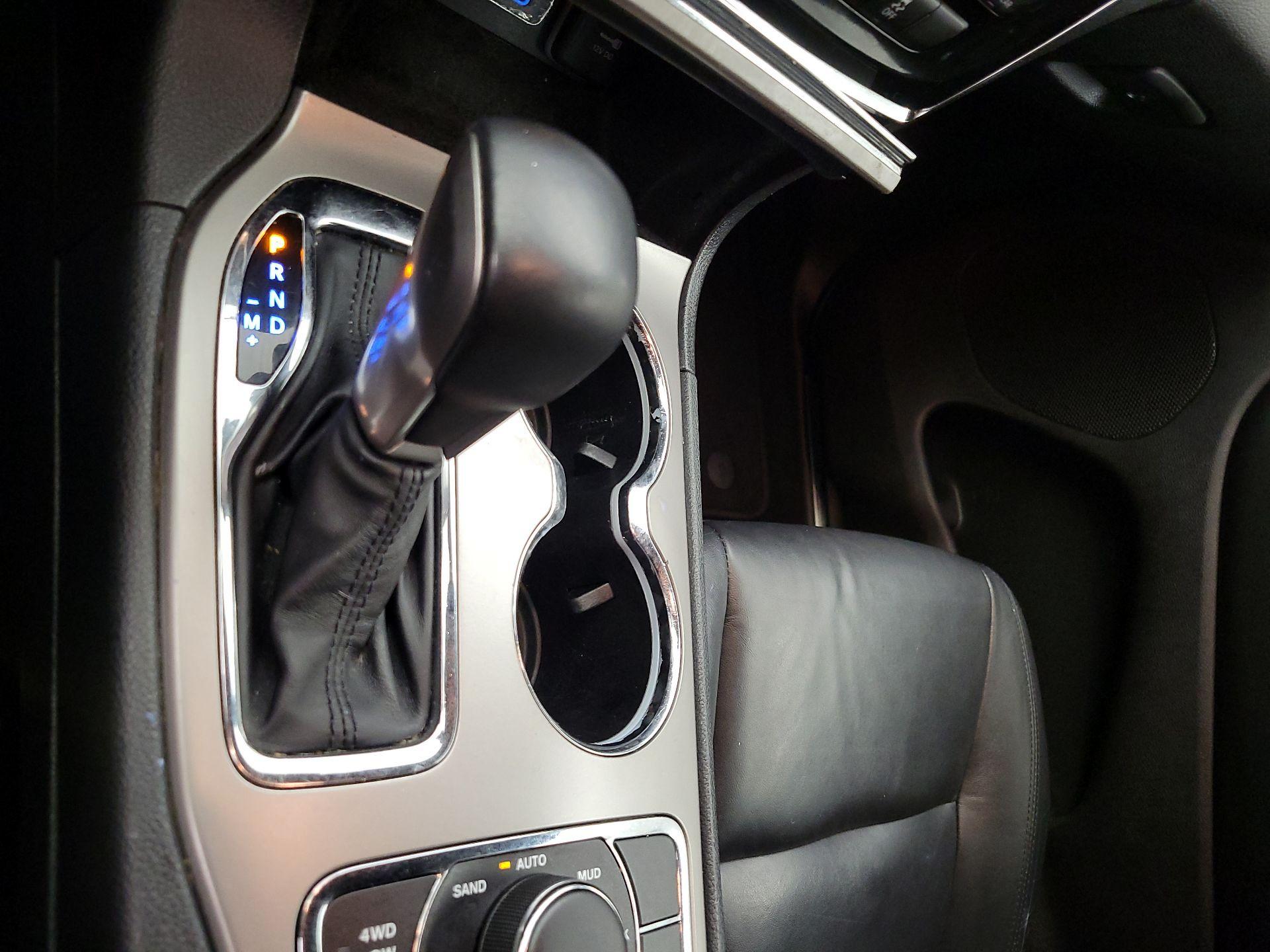 Thumbnail: 2019 Jeep Grand Cherokee - 18