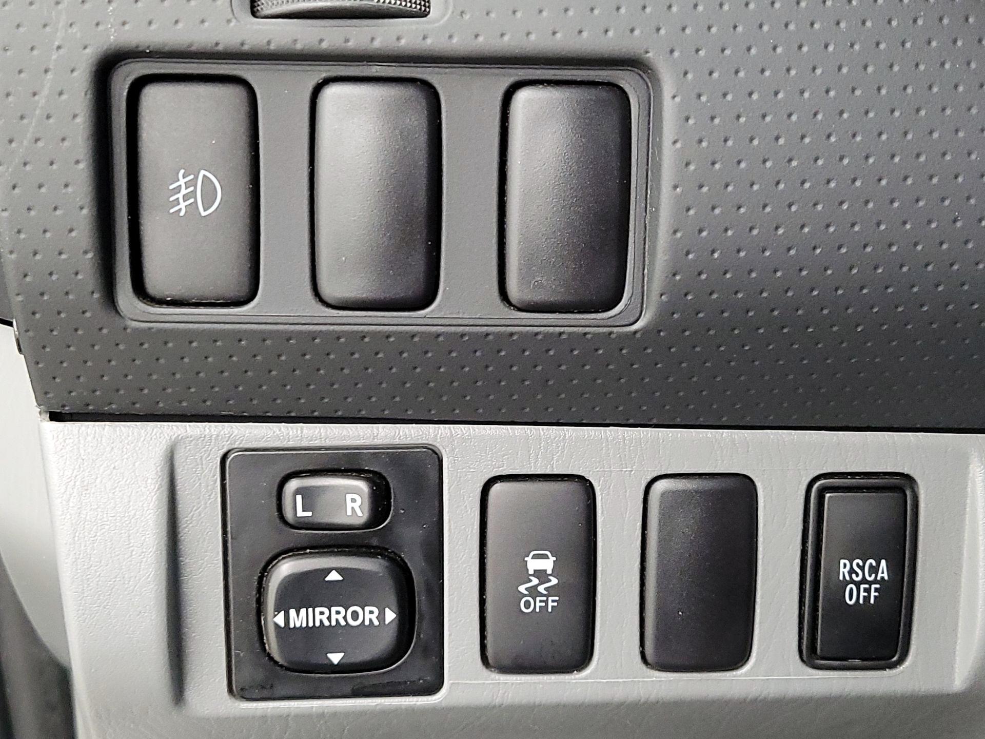 Thumbnail: 2014 Toyota Tacoma - 13