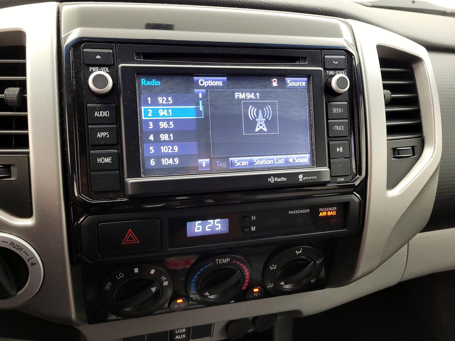 Thumbnail: 2014 Toyota Tacoma - 15
