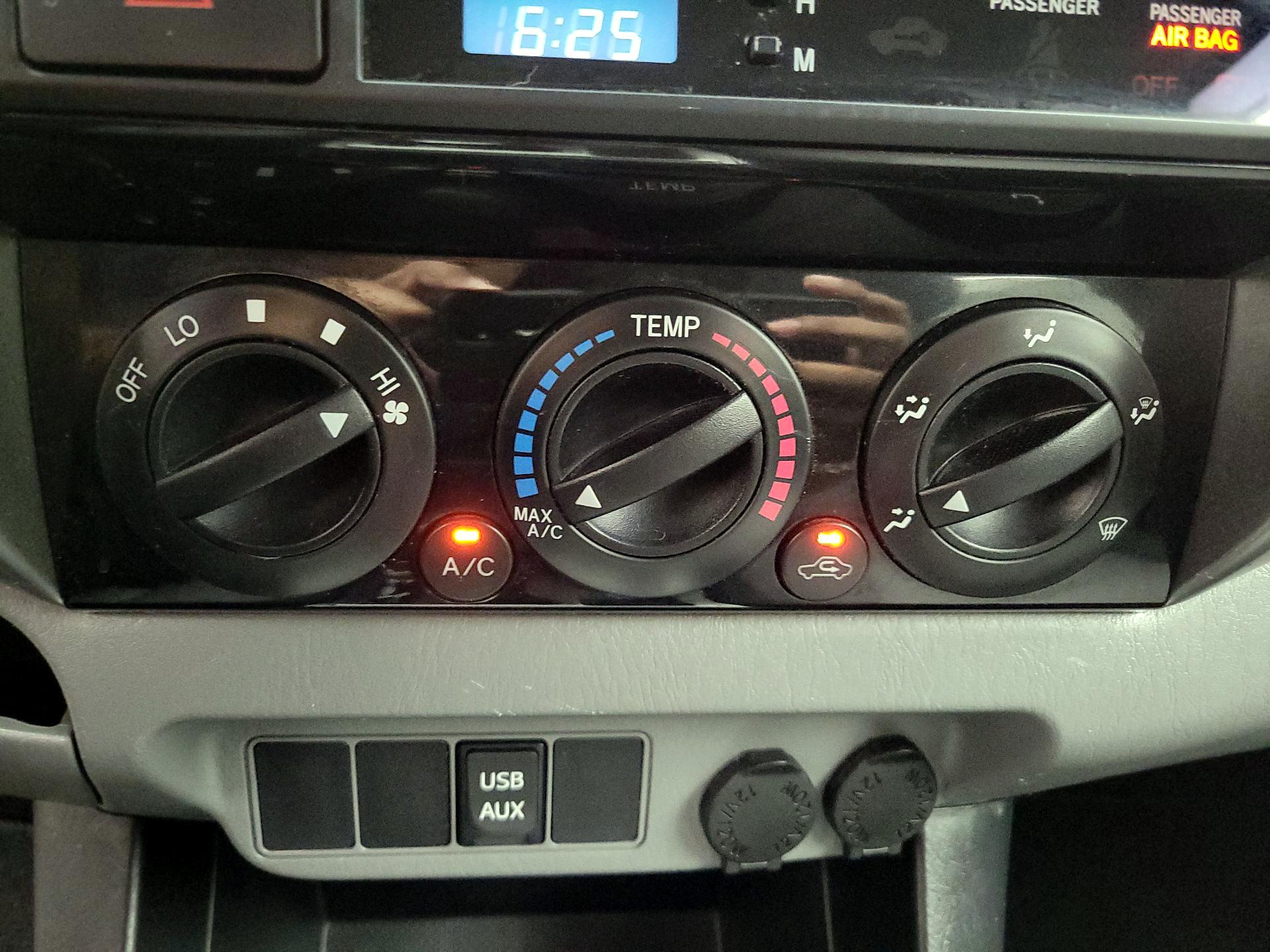 Thumbnail: 2014 Toyota Tacoma - 16