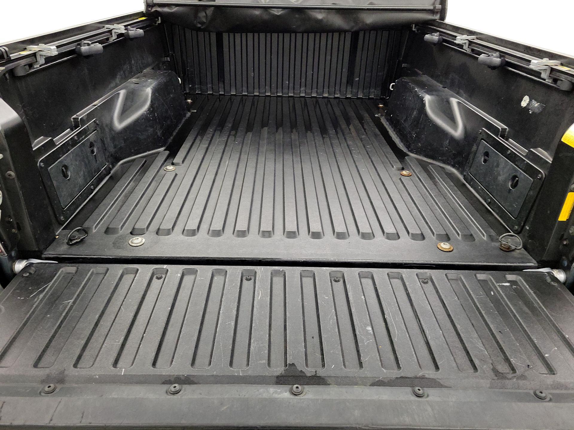 Thumbnail: 2014 Toyota Tacoma - 20