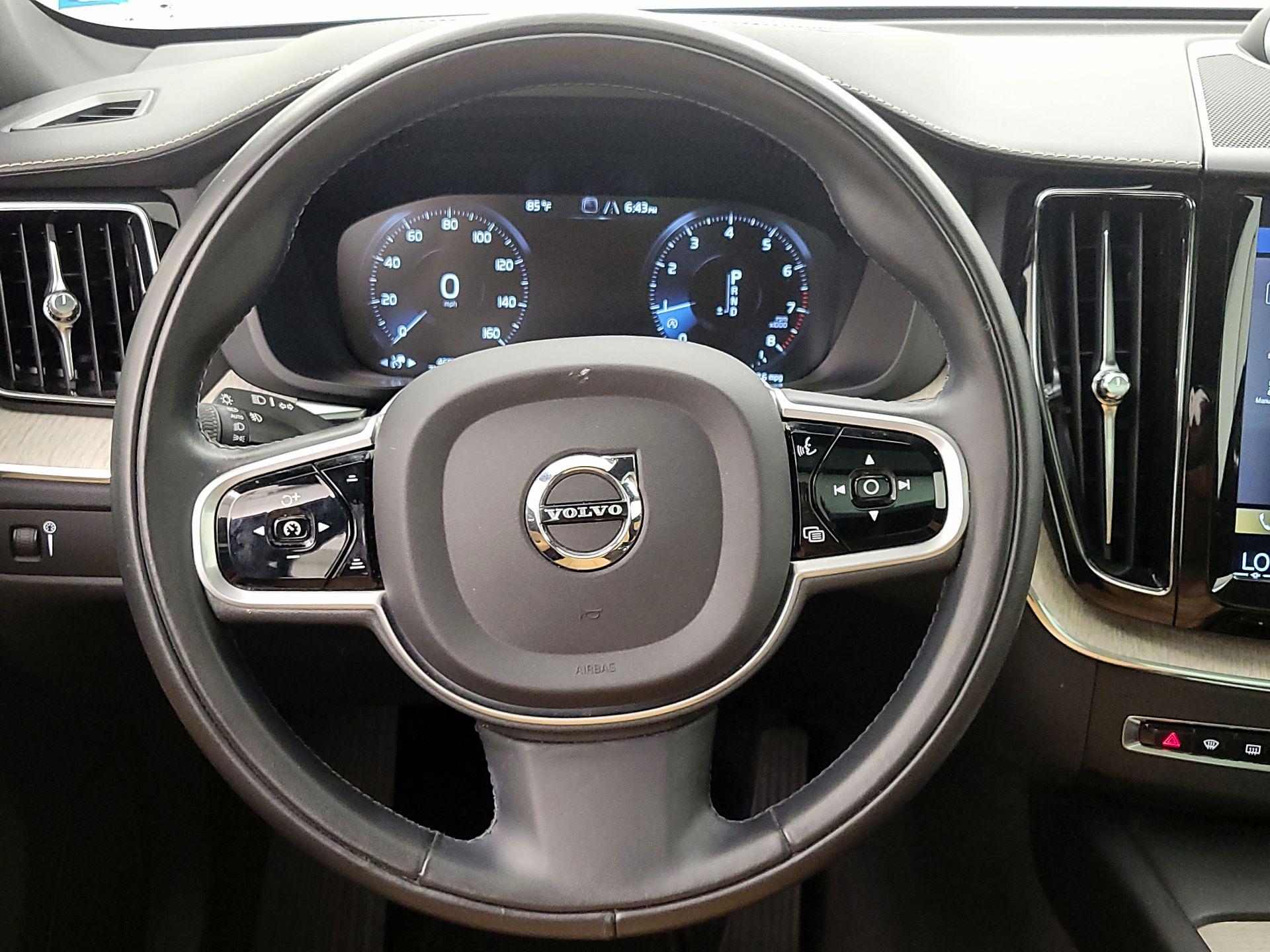Thumbnail: 2019 Volvo XC60 - 10