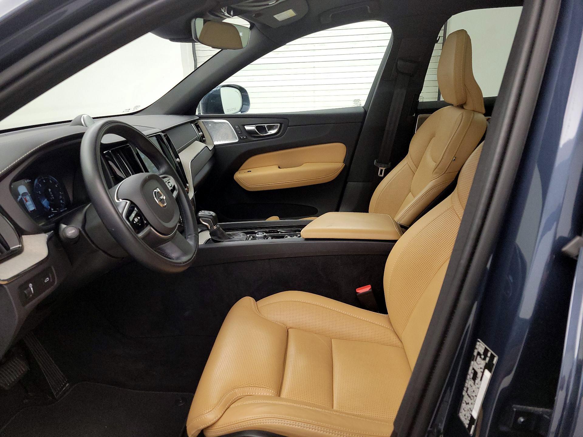Thumbnail: 2019 Volvo XC60 - 11