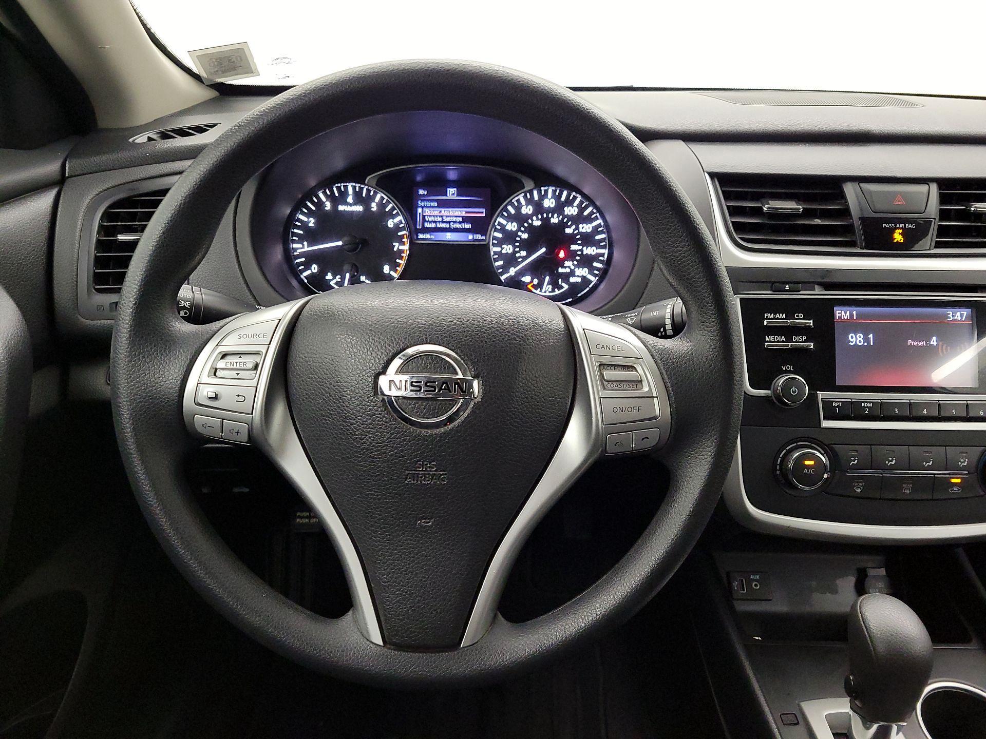 Thumbnail: 2018 Nissan Altima - 10