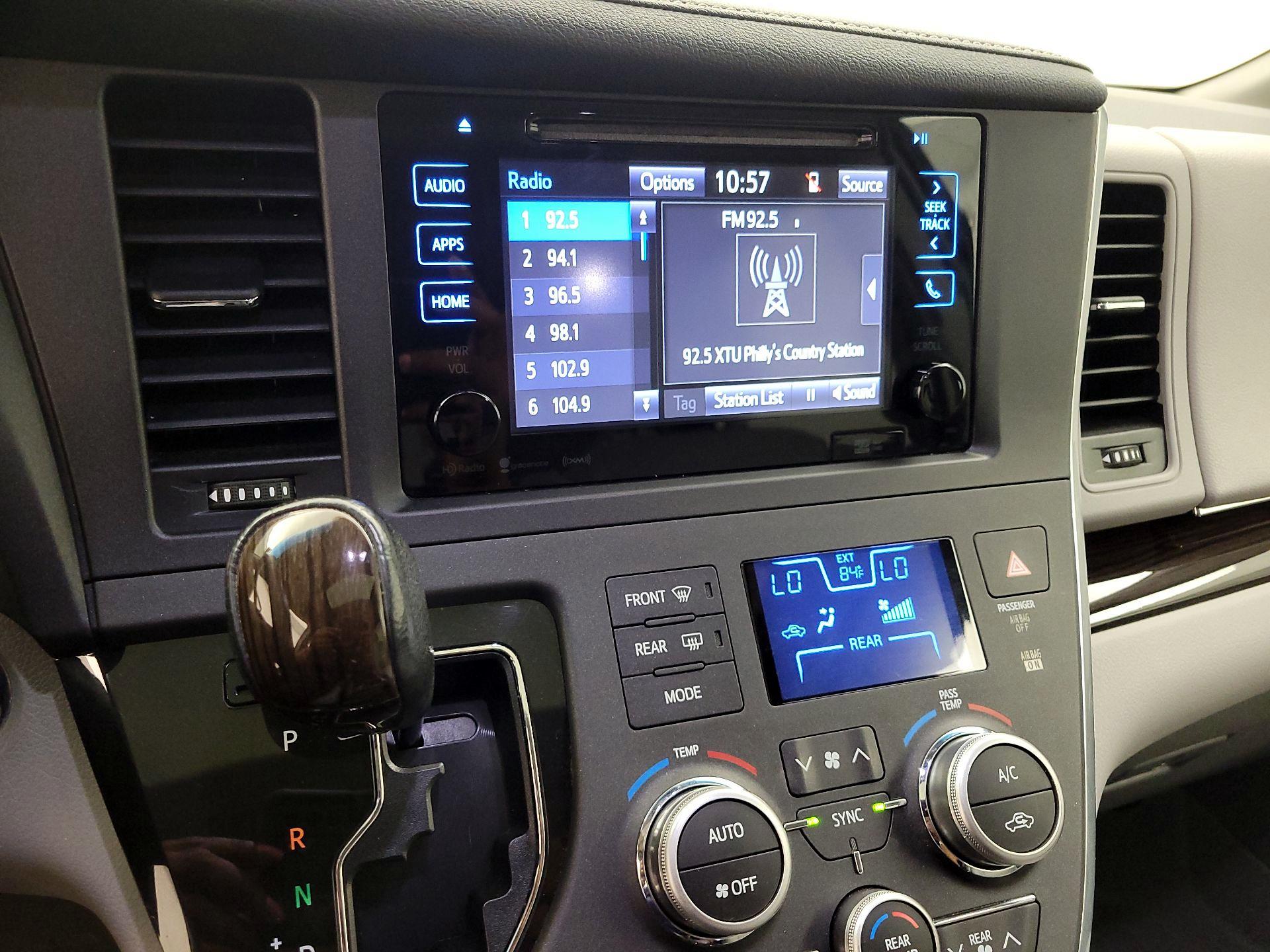 Thumbnail: 2017 Toyota Sienna - 16