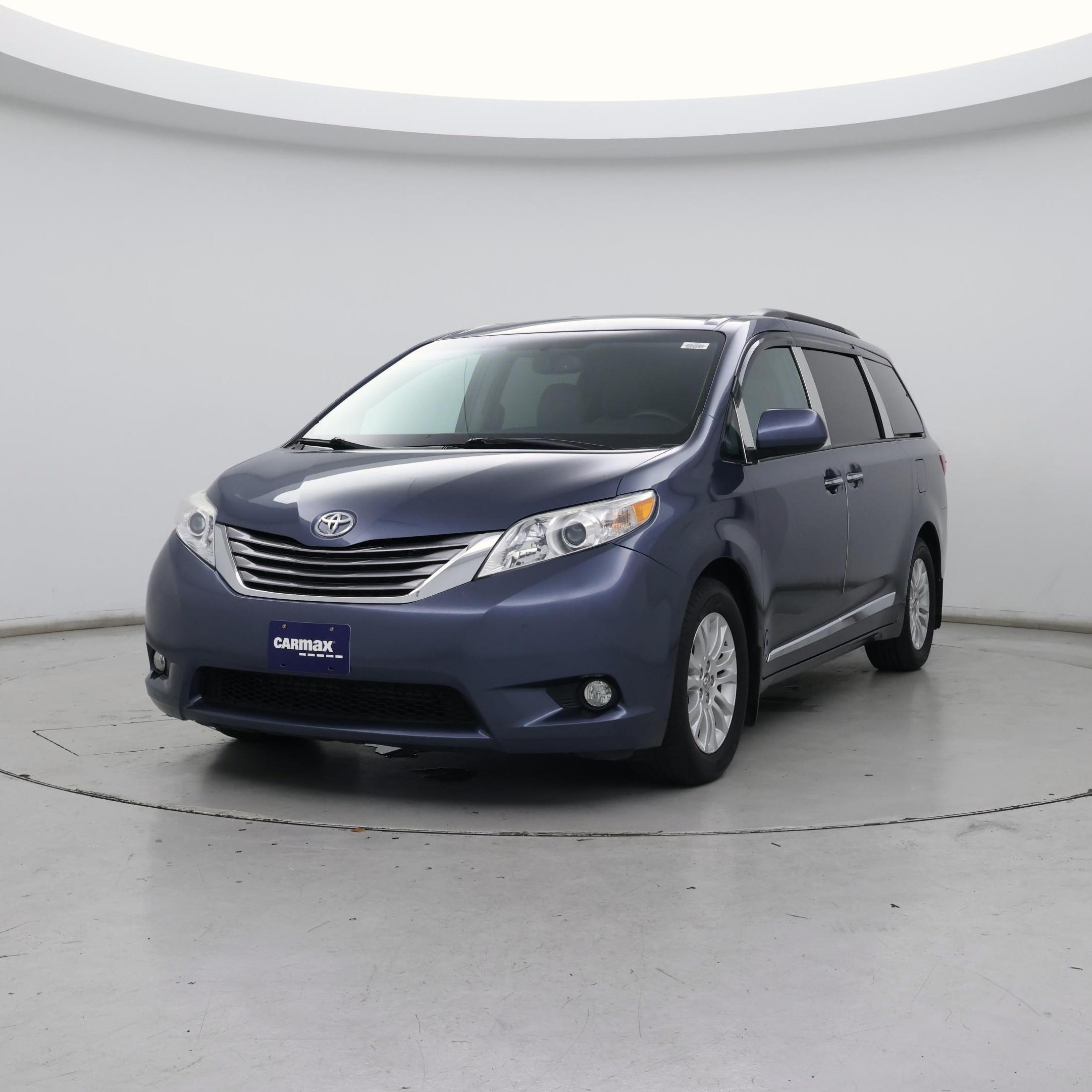Thumbnail: 2017 Toyota Sienna - 4