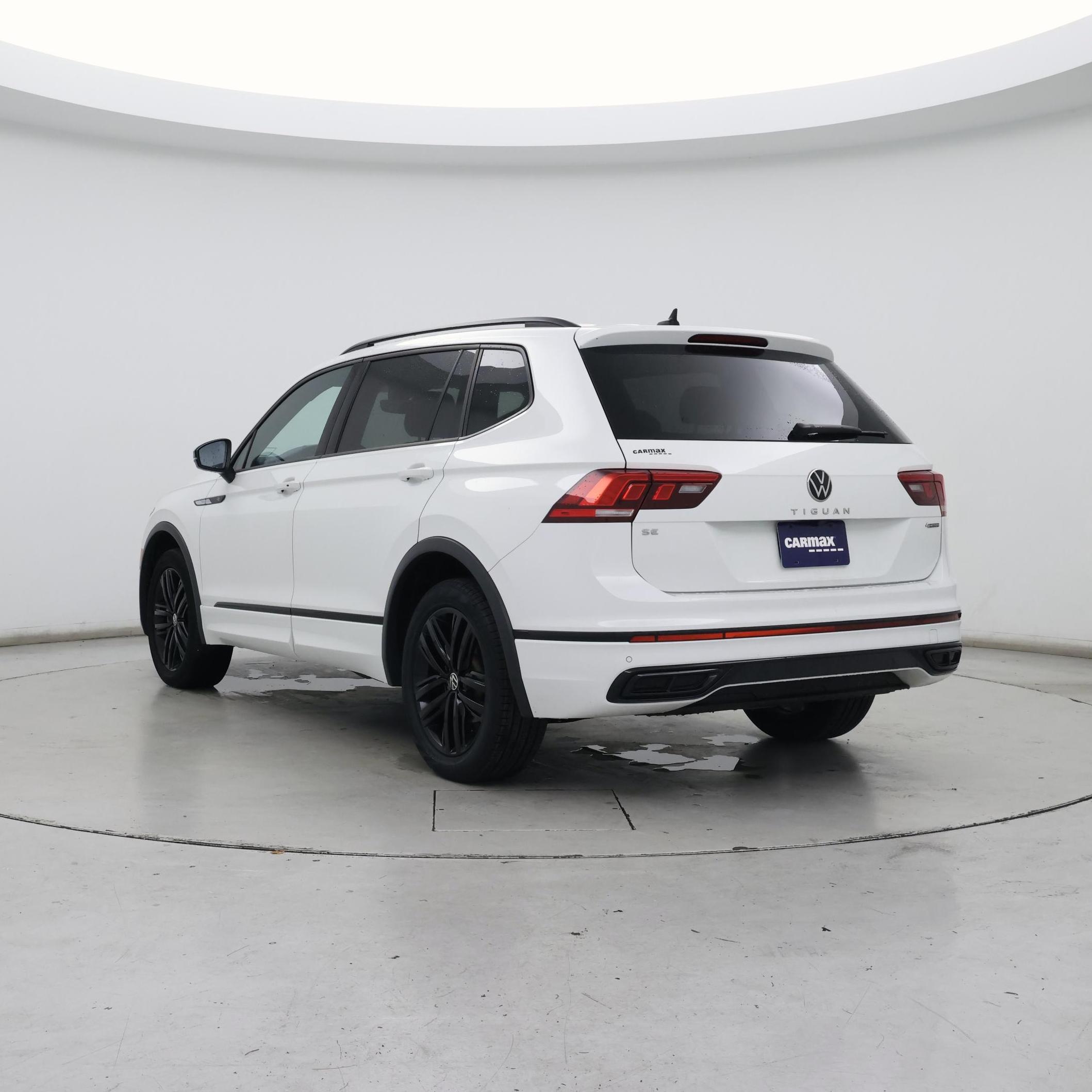 Thumbnail: 2022 Volkswagen Tiguan - 2