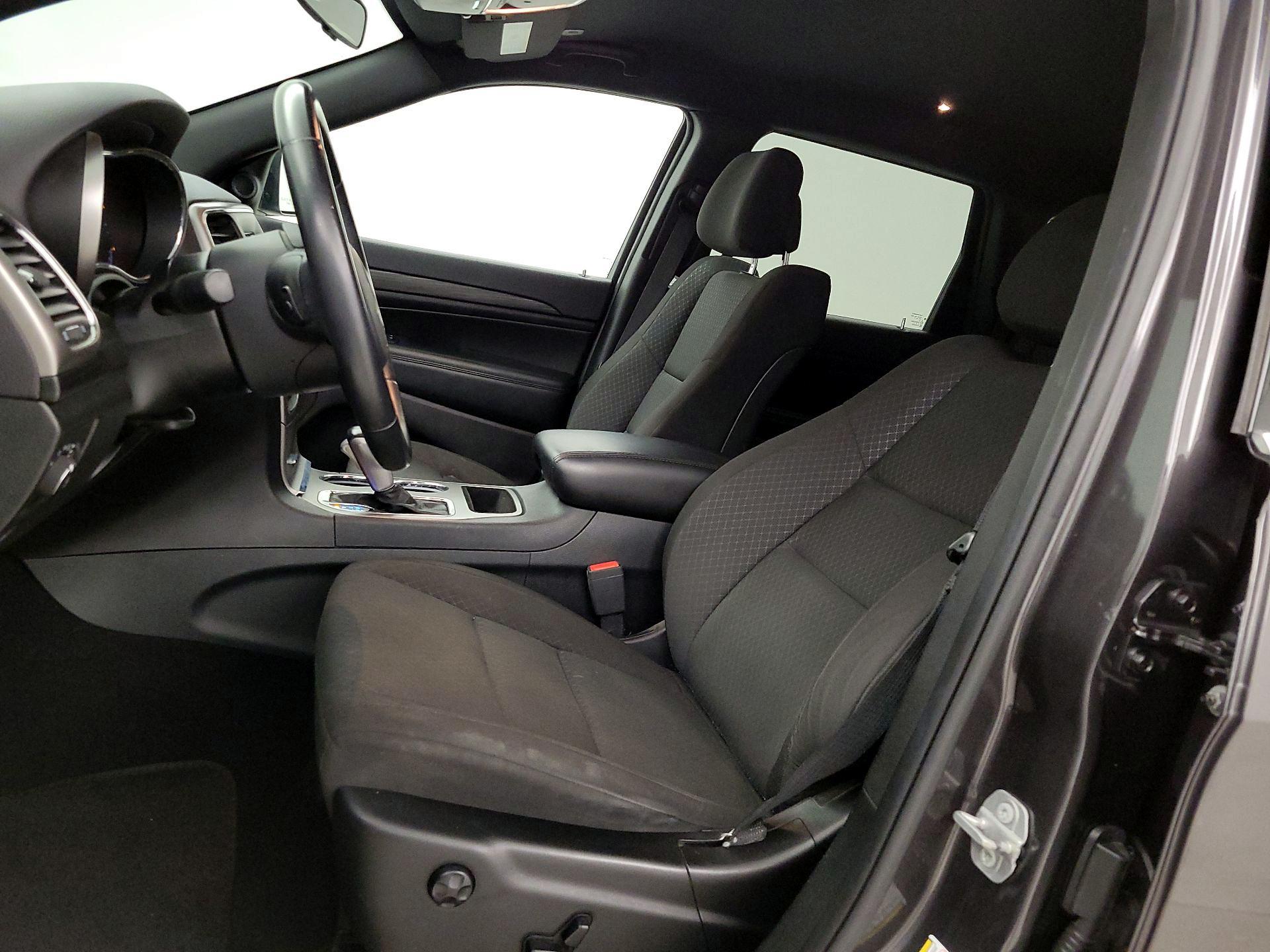 Thumbnail: 2019 Jeep Grand Cherokee - 11