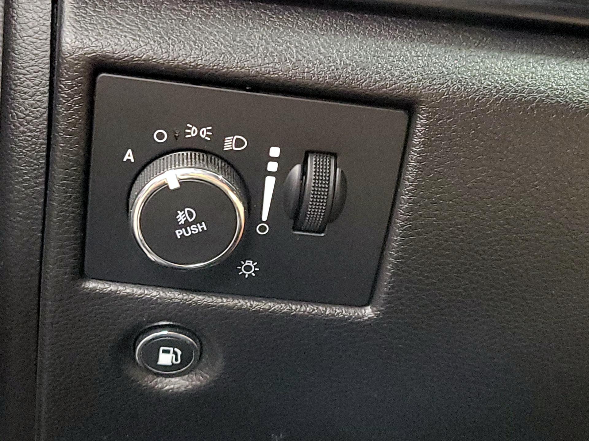 Thumbnail: 2019 Jeep Grand Cherokee - 13