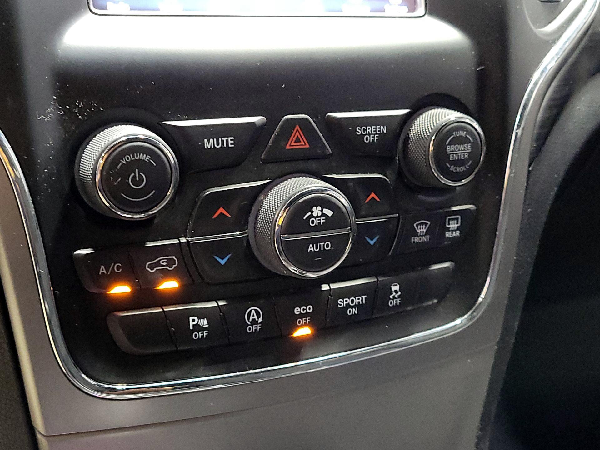 Thumbnail: 2019 Jeep Grand Cherokee - 16