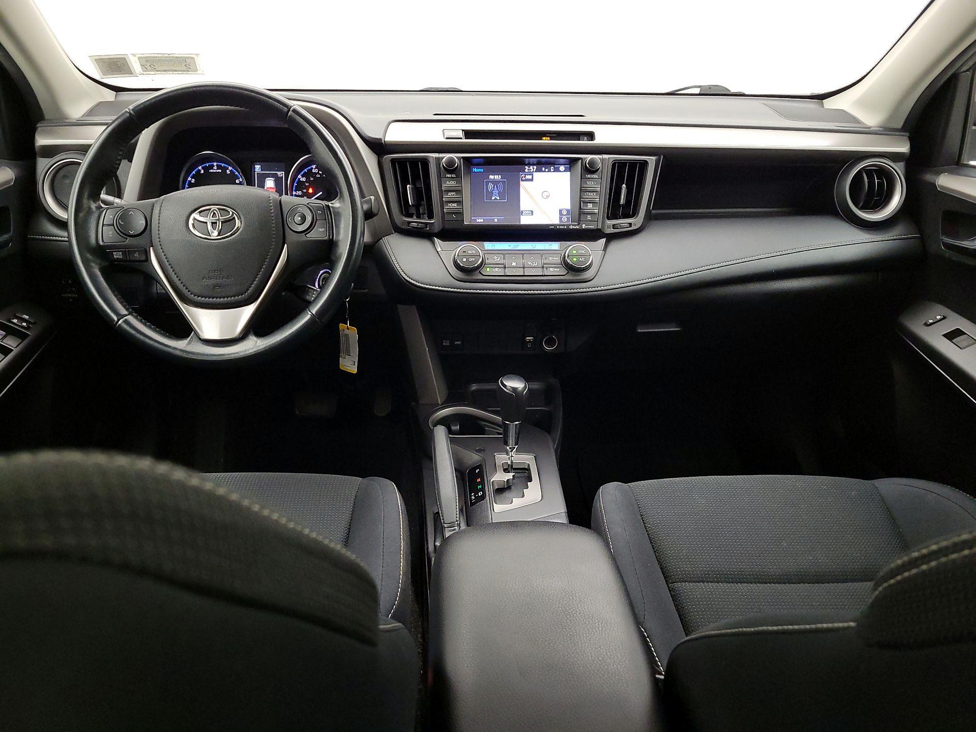 Thumbnail: 2016 Toyota RAV4 - 9