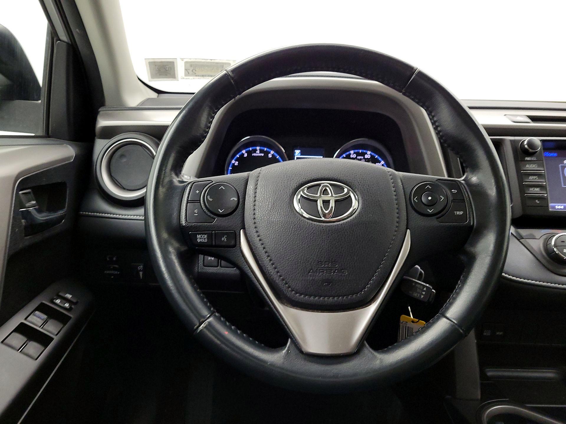 Thumbnail: 2016 Toyota RAV4 - 10