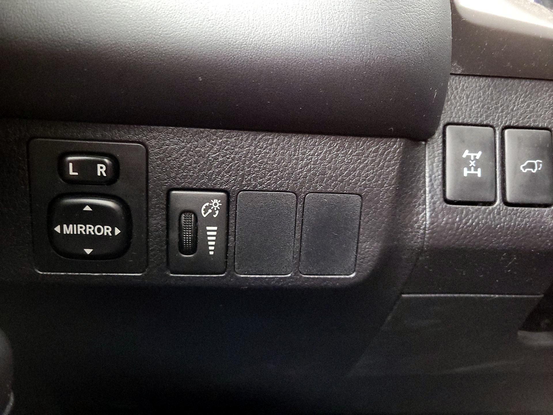 Thumbnail: 2016 Toyota RAV4 - 13