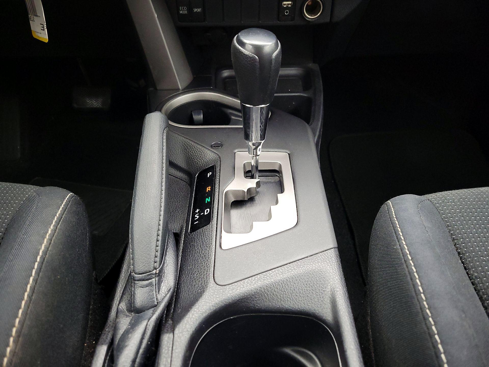 Thumbnail: 2016 Toyota RAV4 - 18