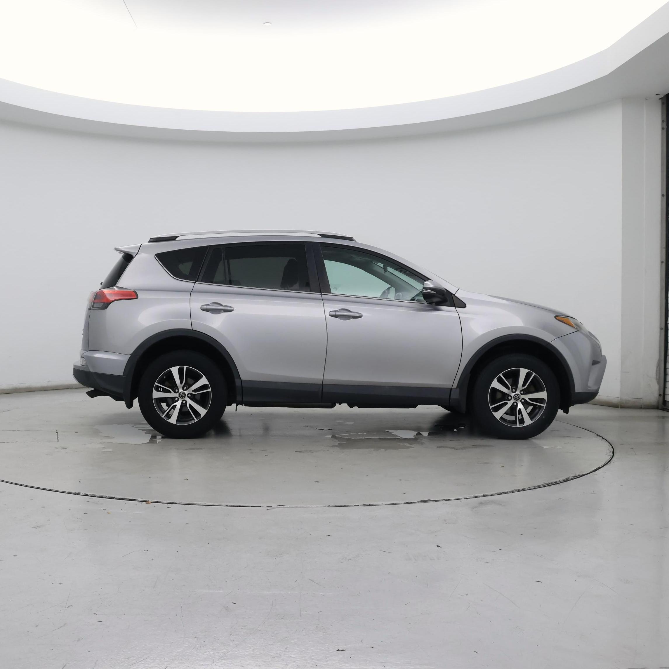 Thumbnail: 2016 Toyota RAV4 - 7