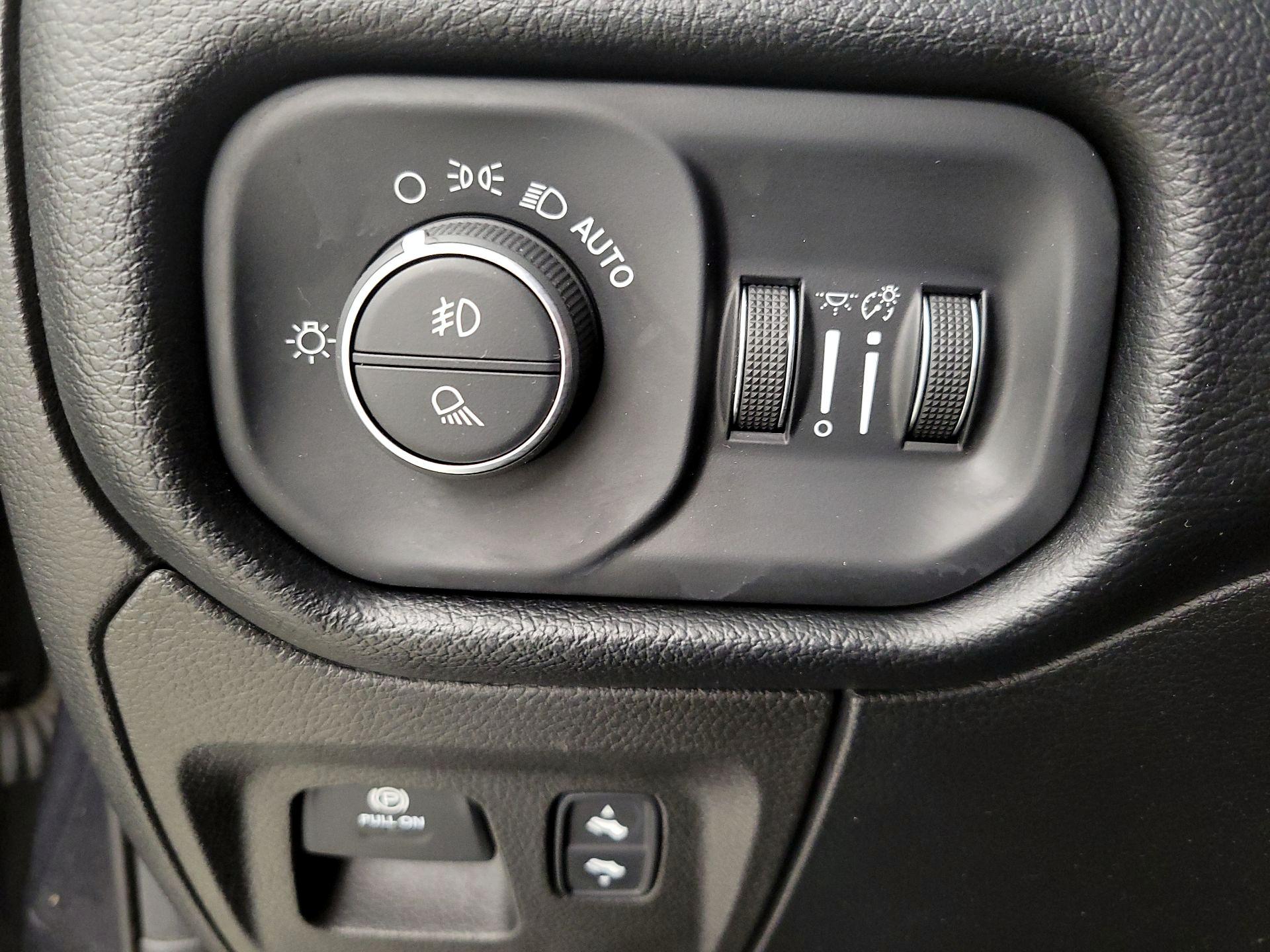 Thumbnail: 2019 RAM 1500 - 13