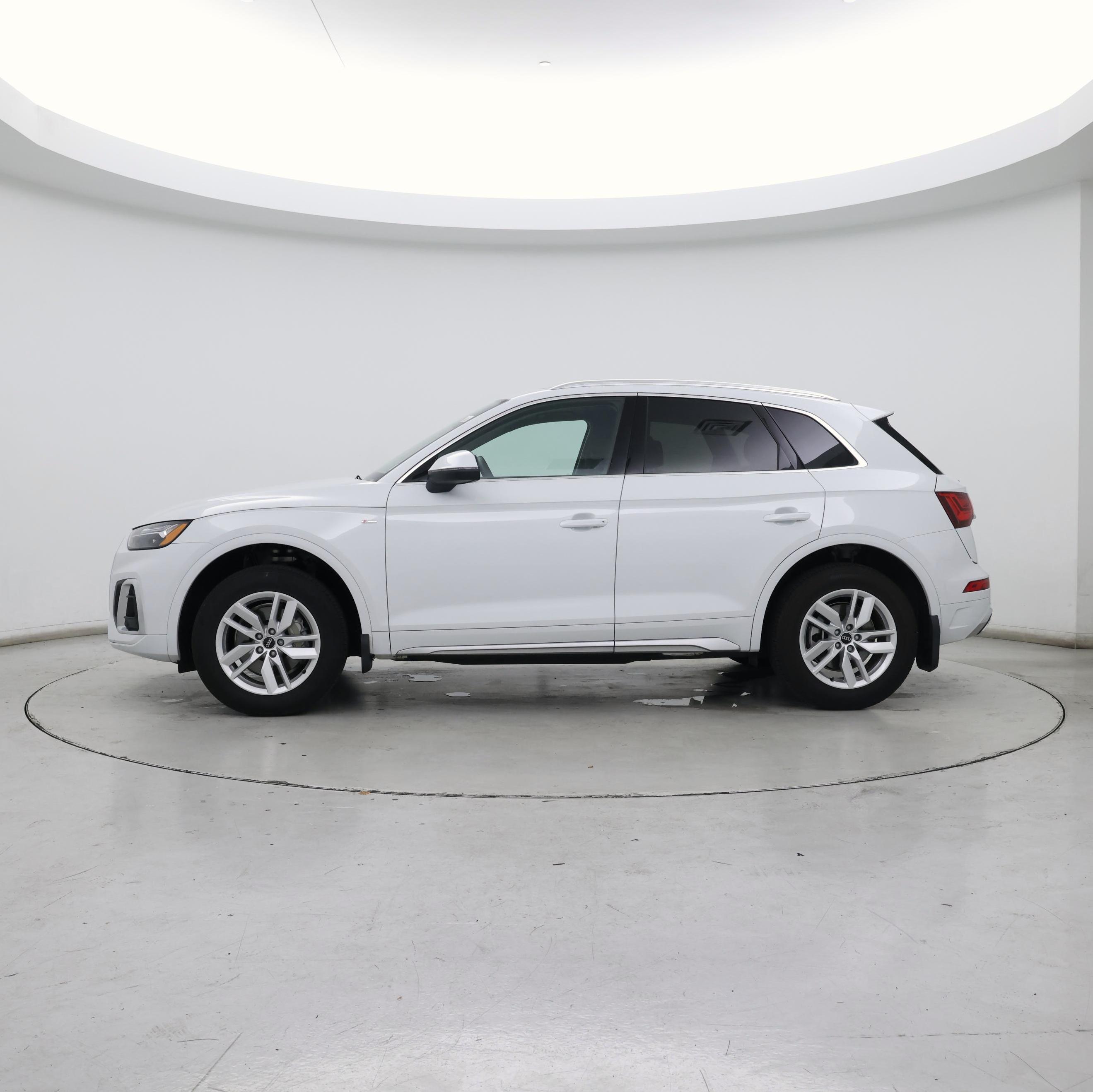 Thumbnail: 2022 Audi Q5 - 3
